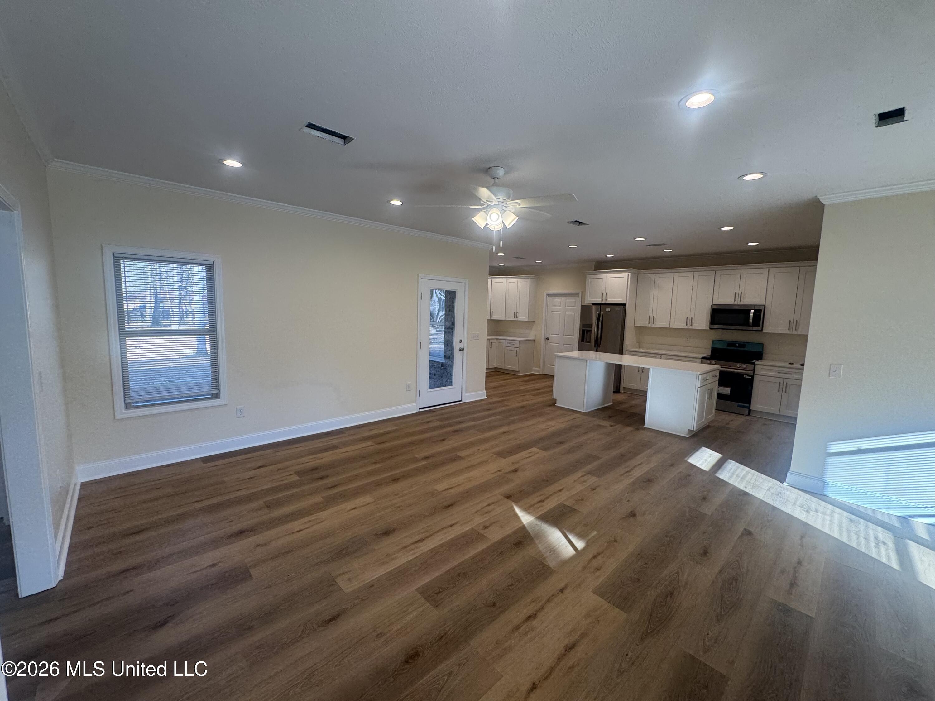 5252 Skylark Drive Property Photo 8