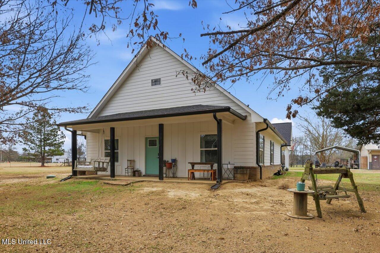 389 Moss Road Property Photo 1