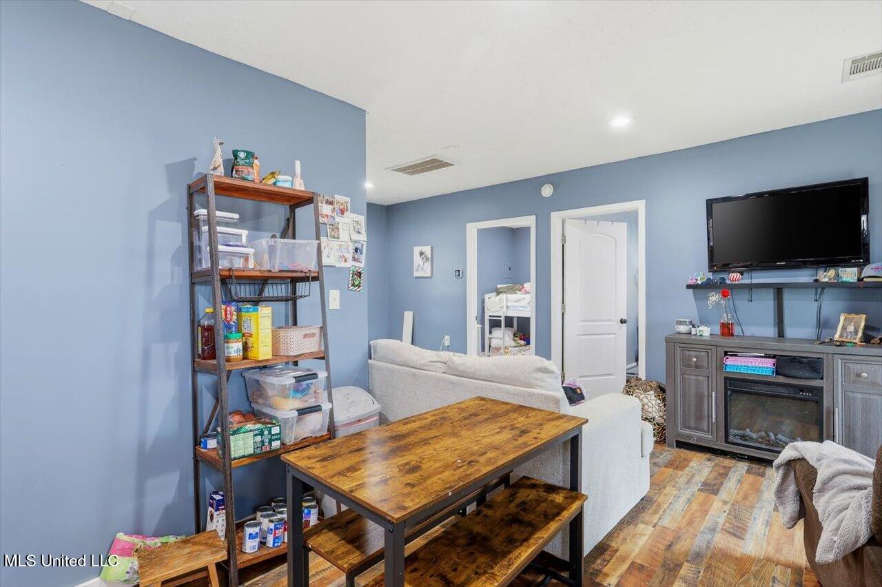 389 Moss Road Property Photo 13
