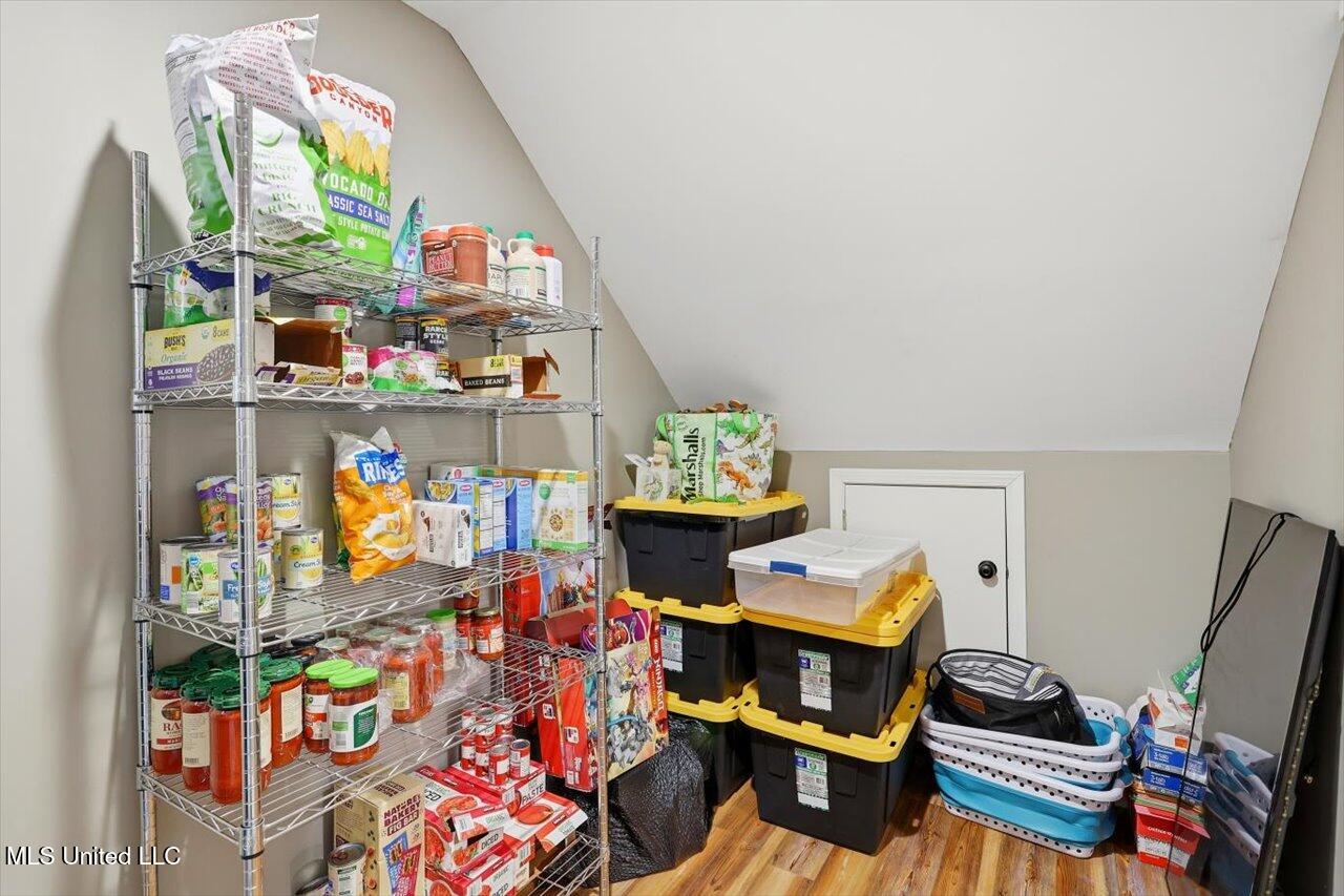 389 Moss Road Property Photo 27