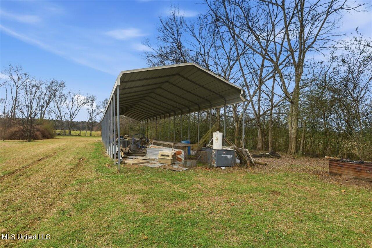 389 Moss Road Property Photo 29