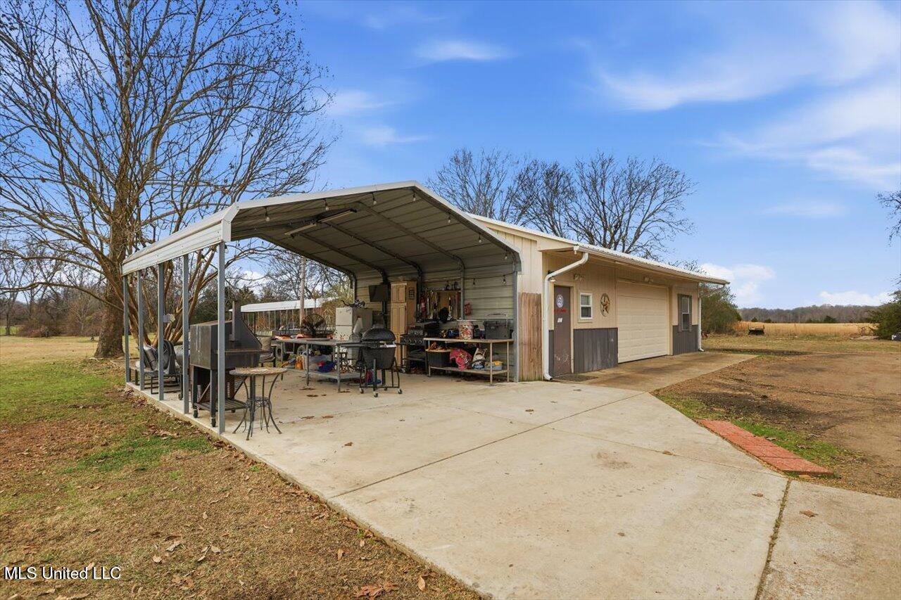 389 Moss Road Property Photo 35