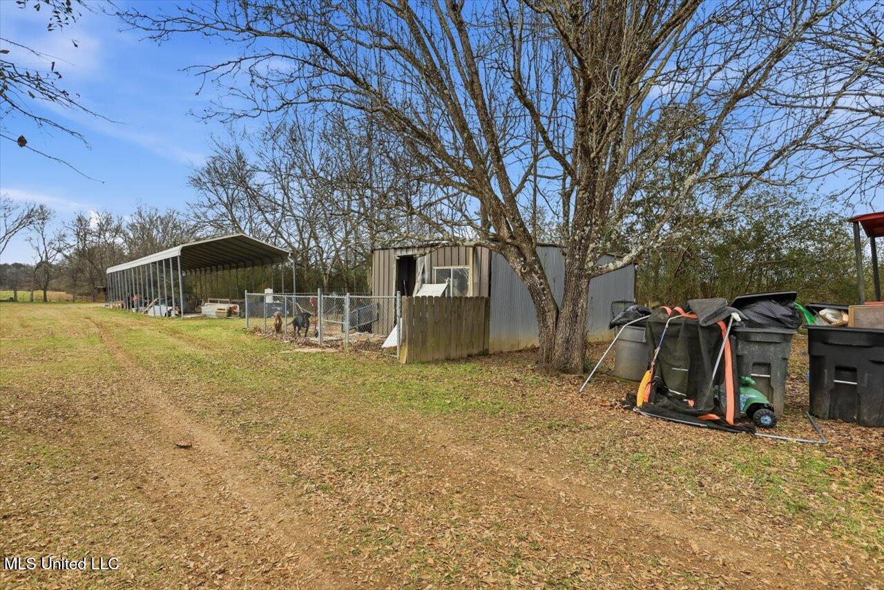 389 Moss Road Property Photo 36