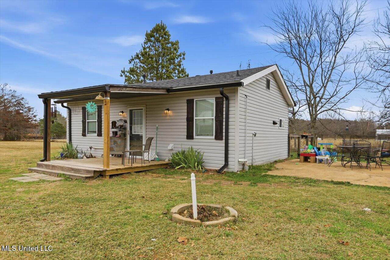 389 Moss Road Property Photo 44