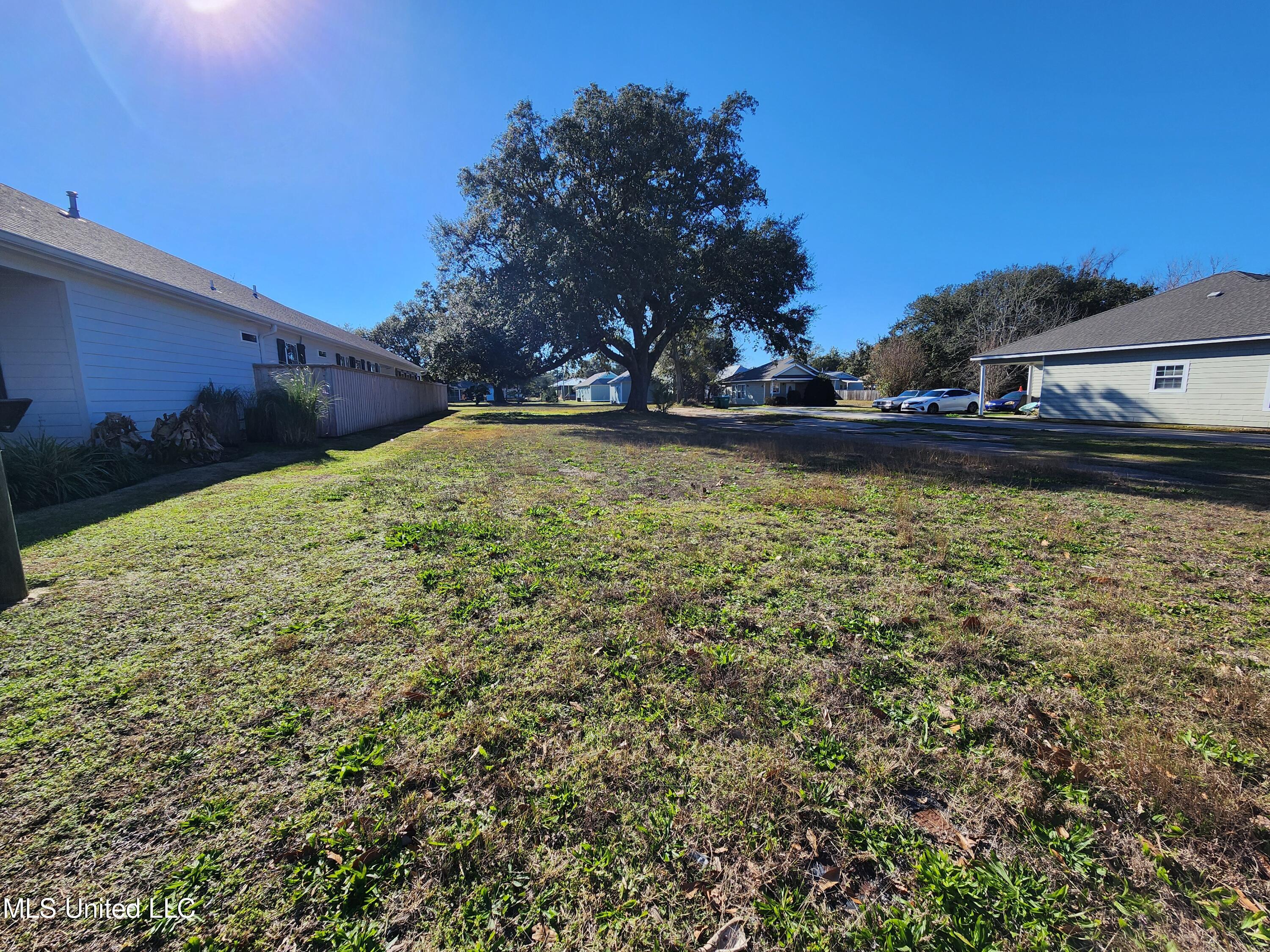 627 Hardy Avenue Property Photo 2