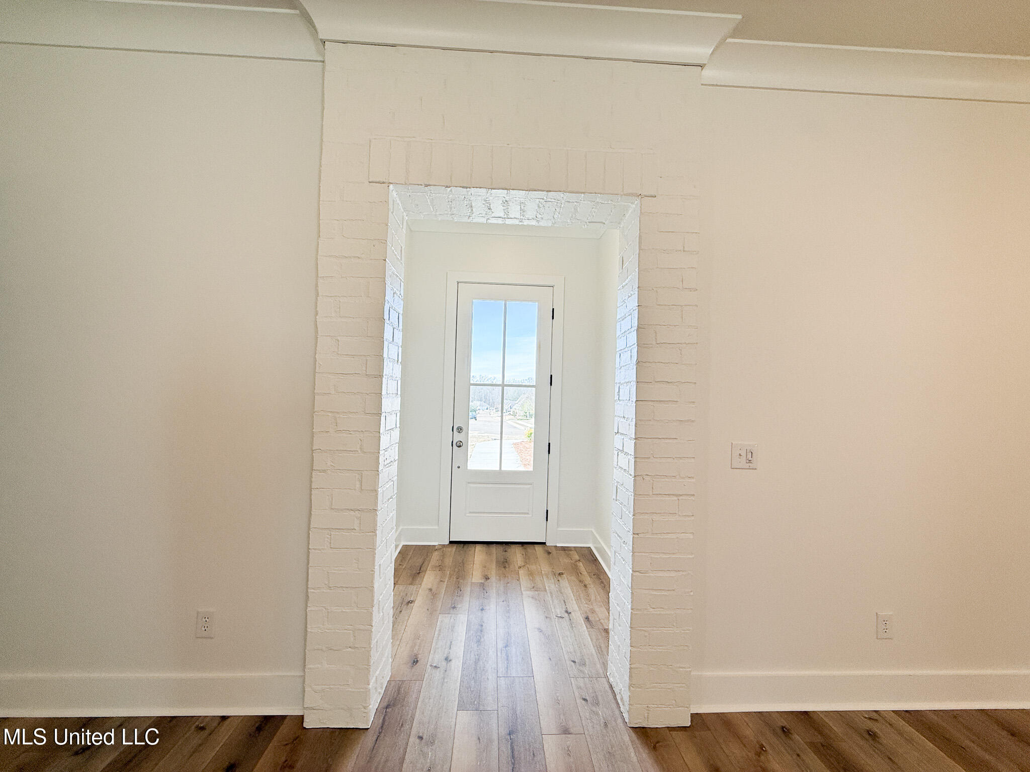 346 Oakville Circle Property Photo 6