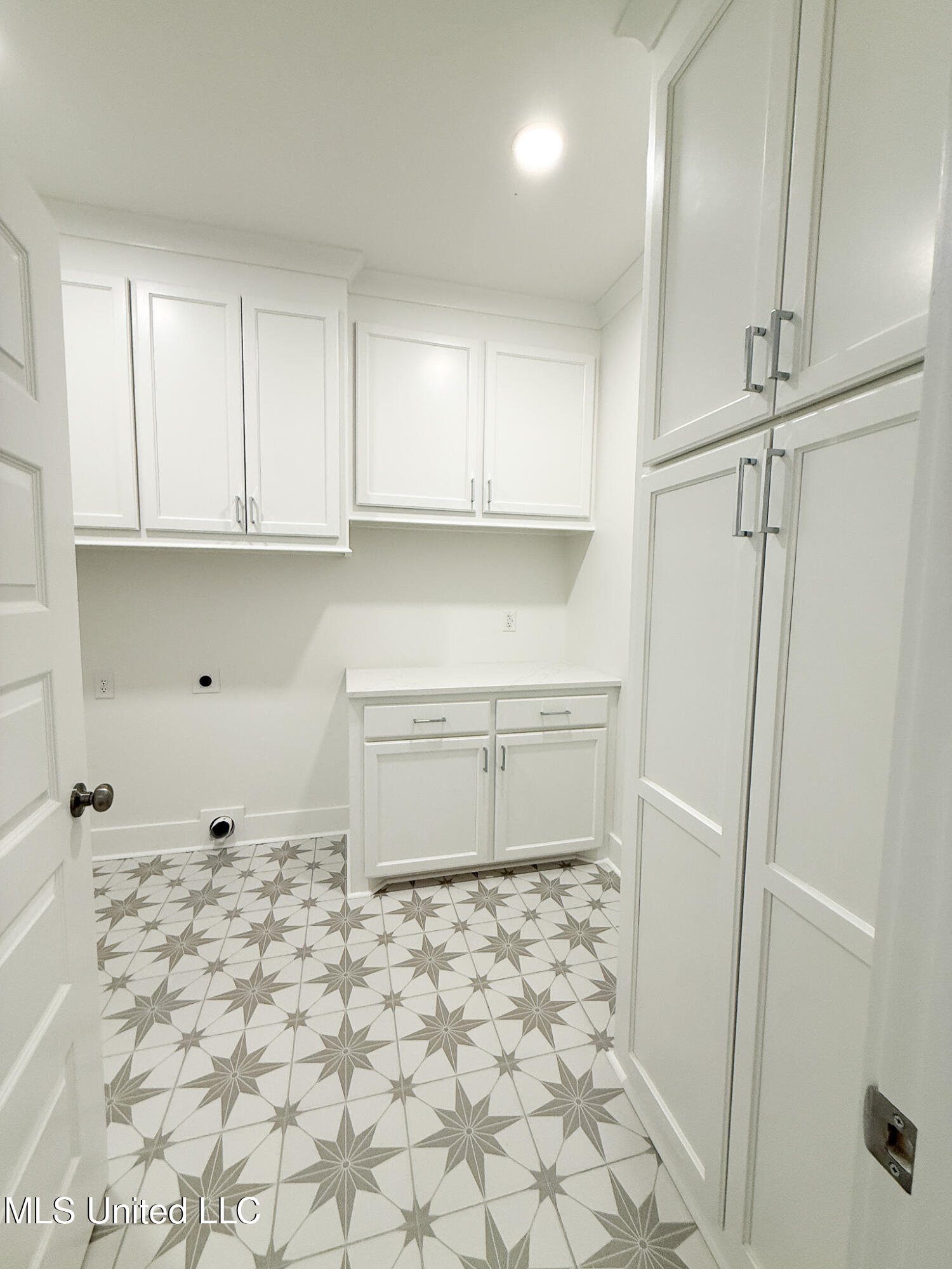 346 Oakville Circle Property Photo 20
