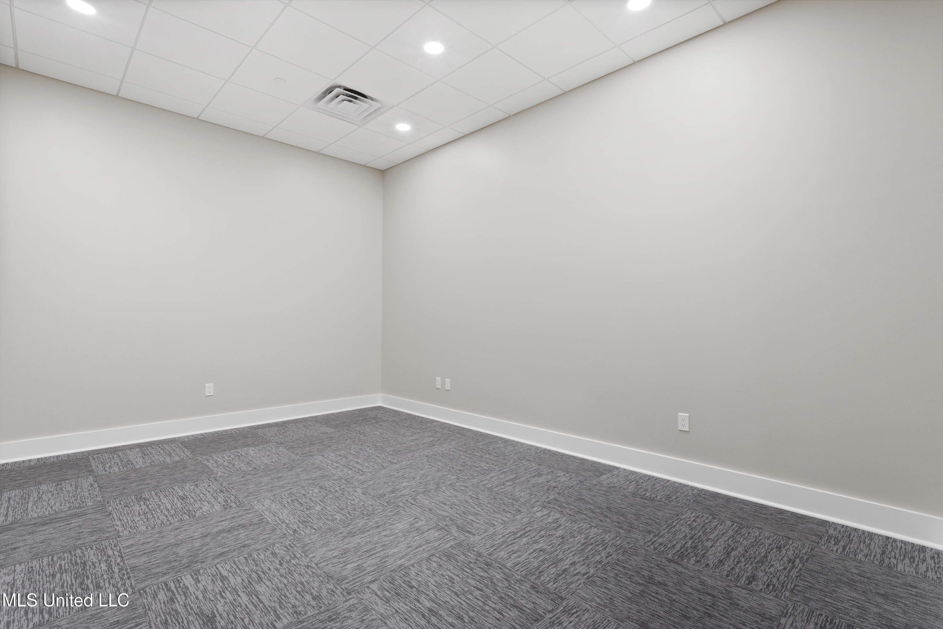 13334 Seaway Road Property Photo 19