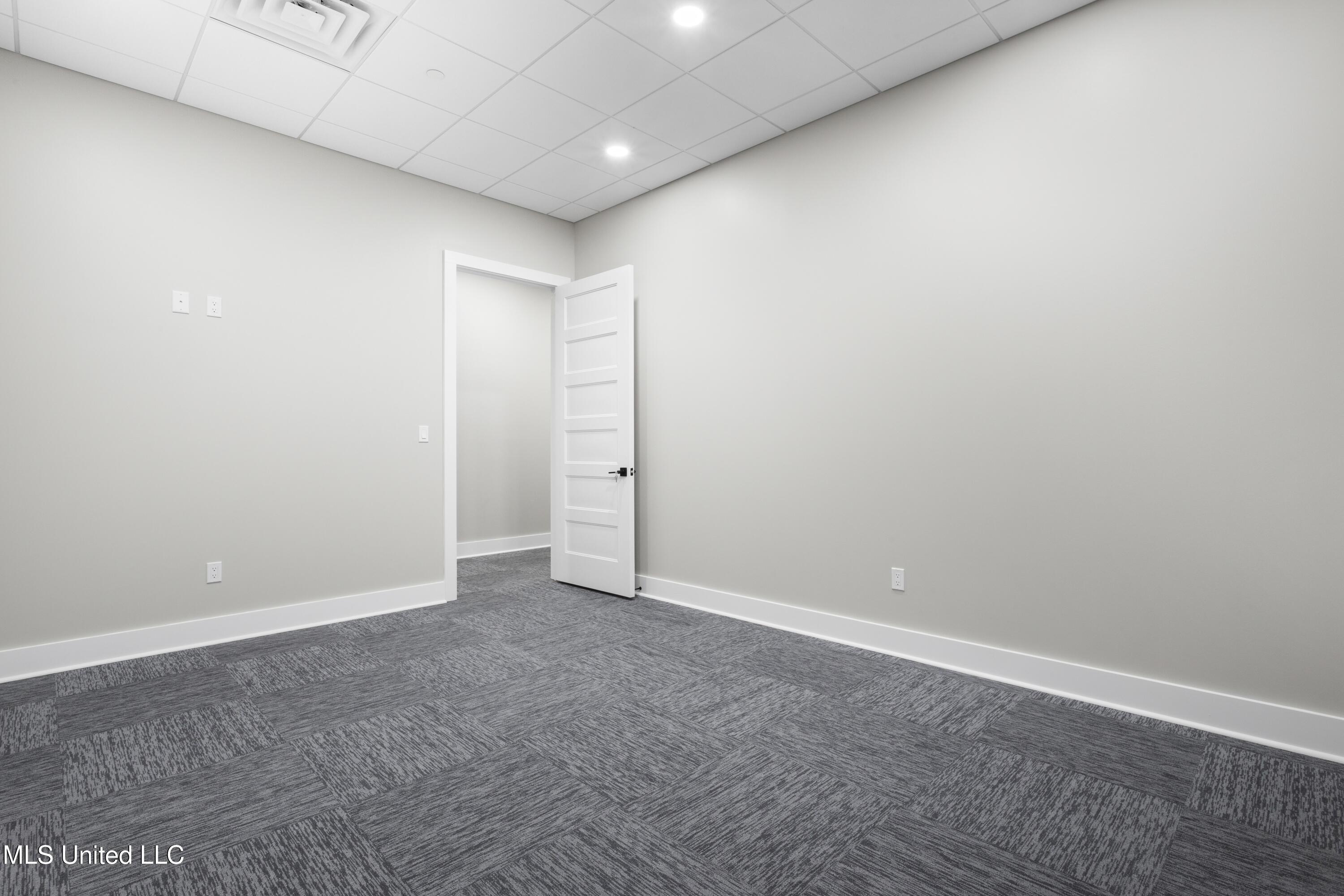 13334 Seaway Road Property Photo 20