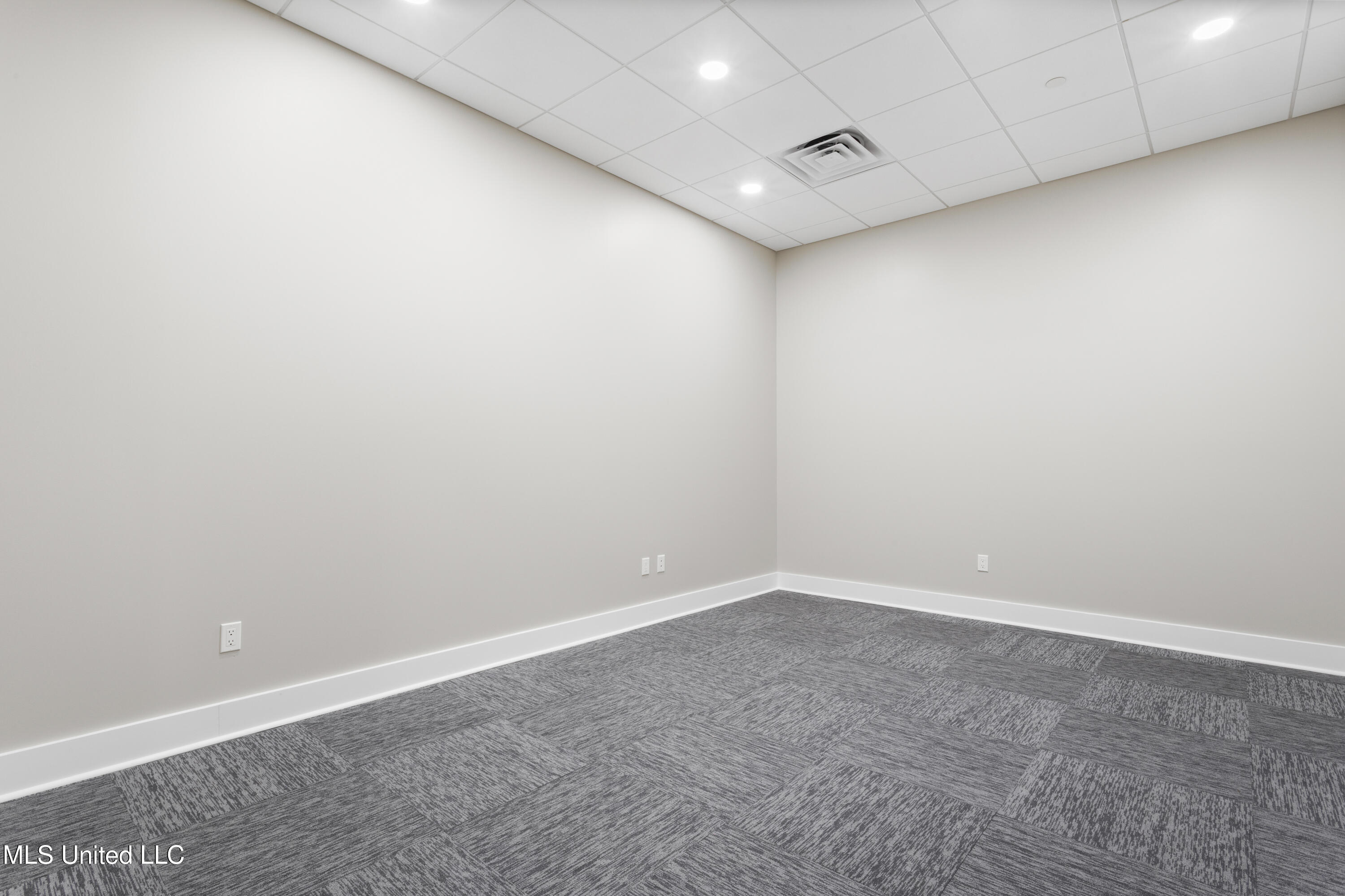 13334 Seaway Road Property Photo 22
