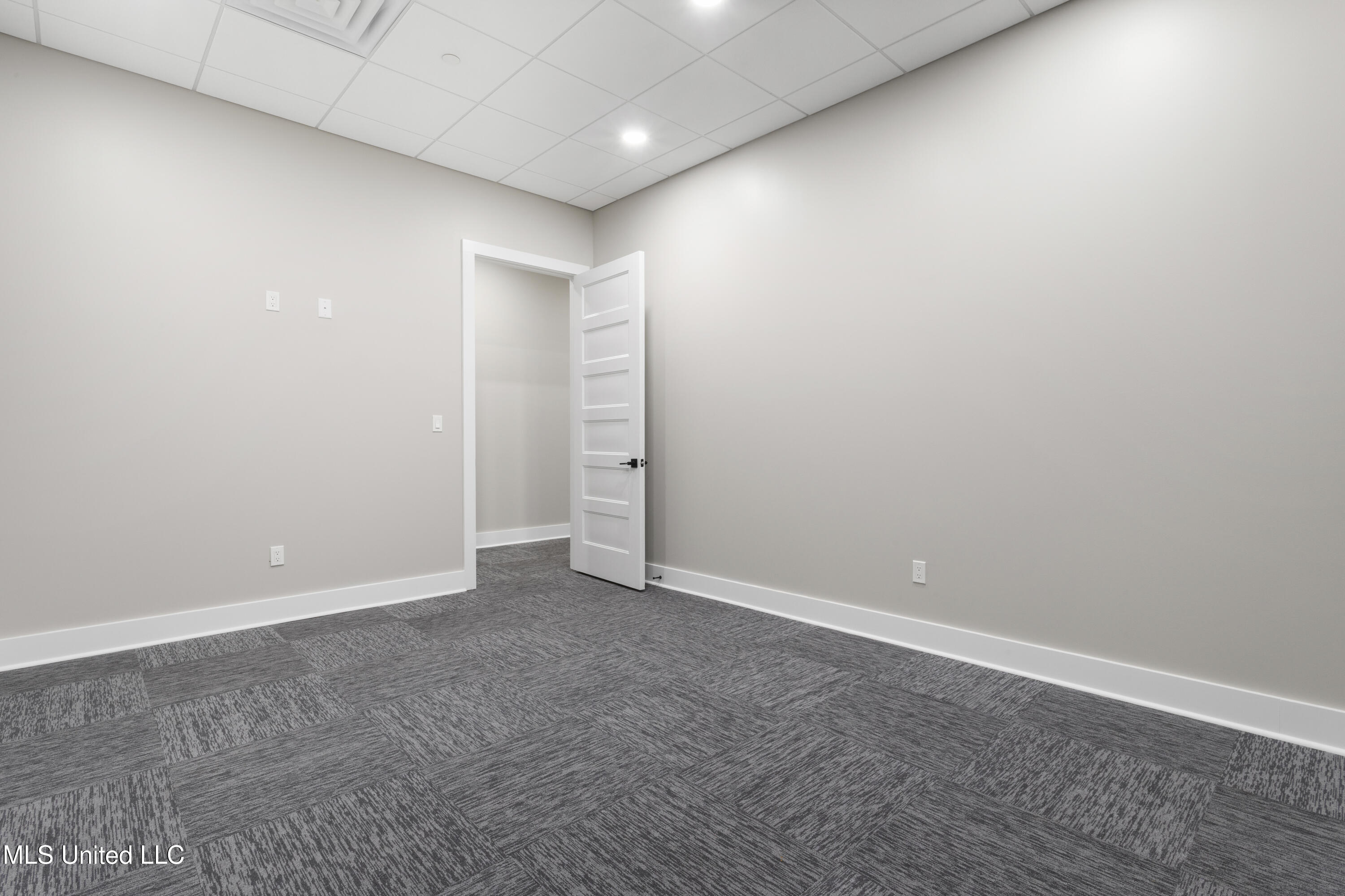 13334 Seaway Road Property Photo 26