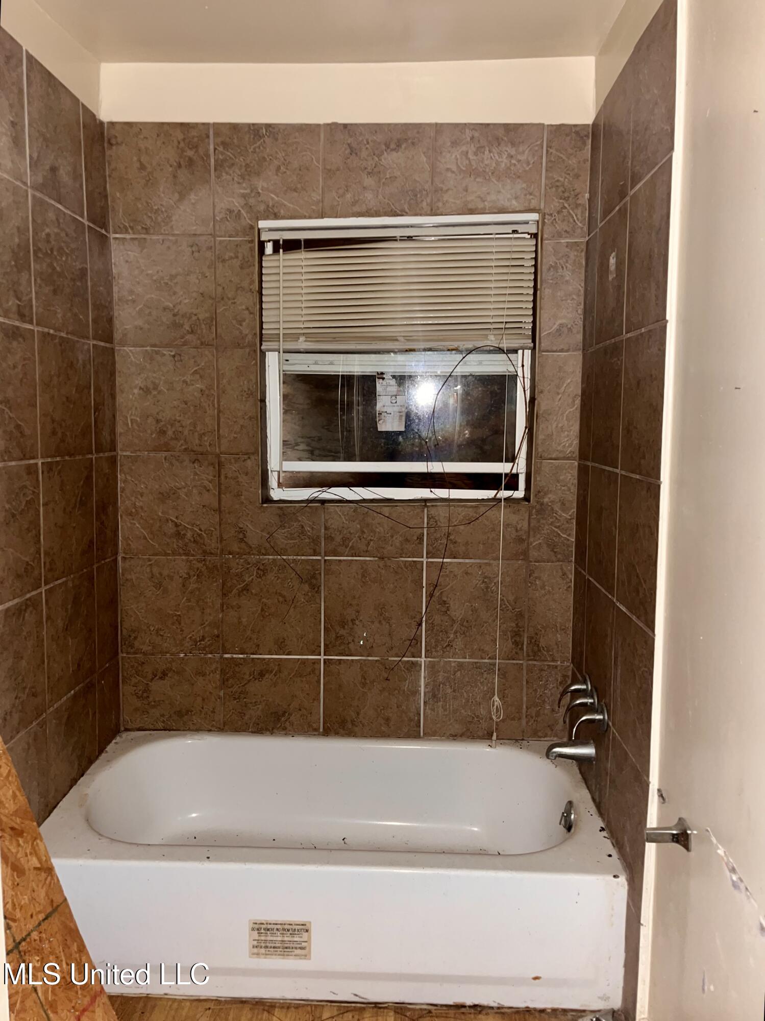 1519 Stewart Avenue Property Photo 2