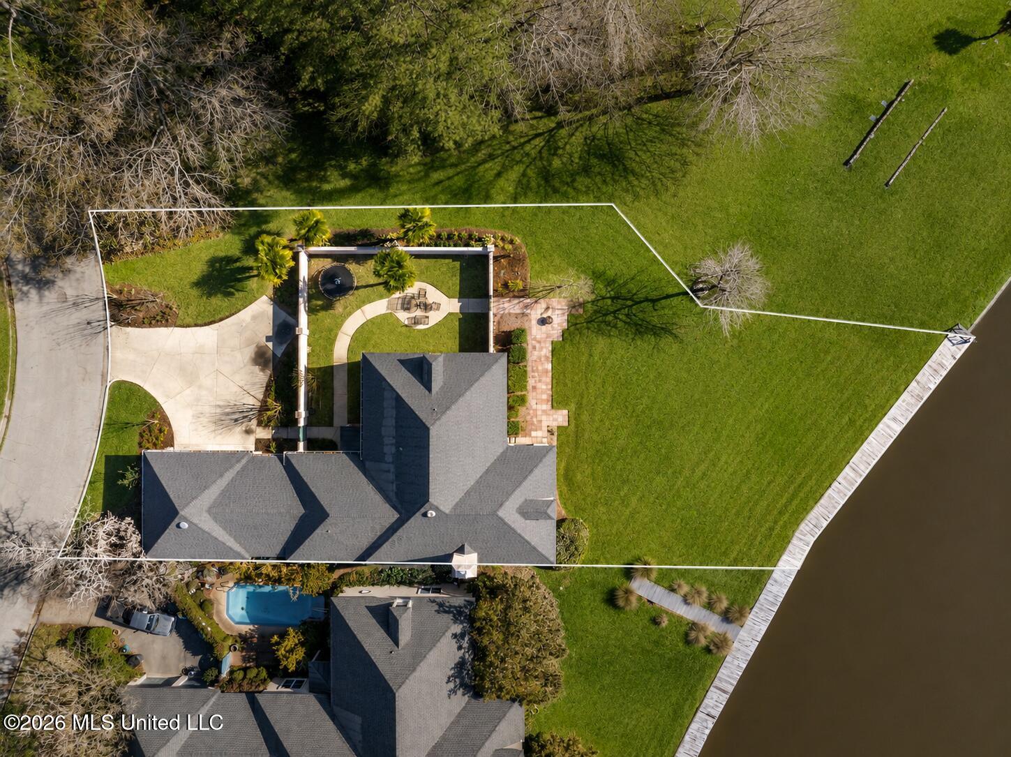 9 N Heron Cove Property Photo 3