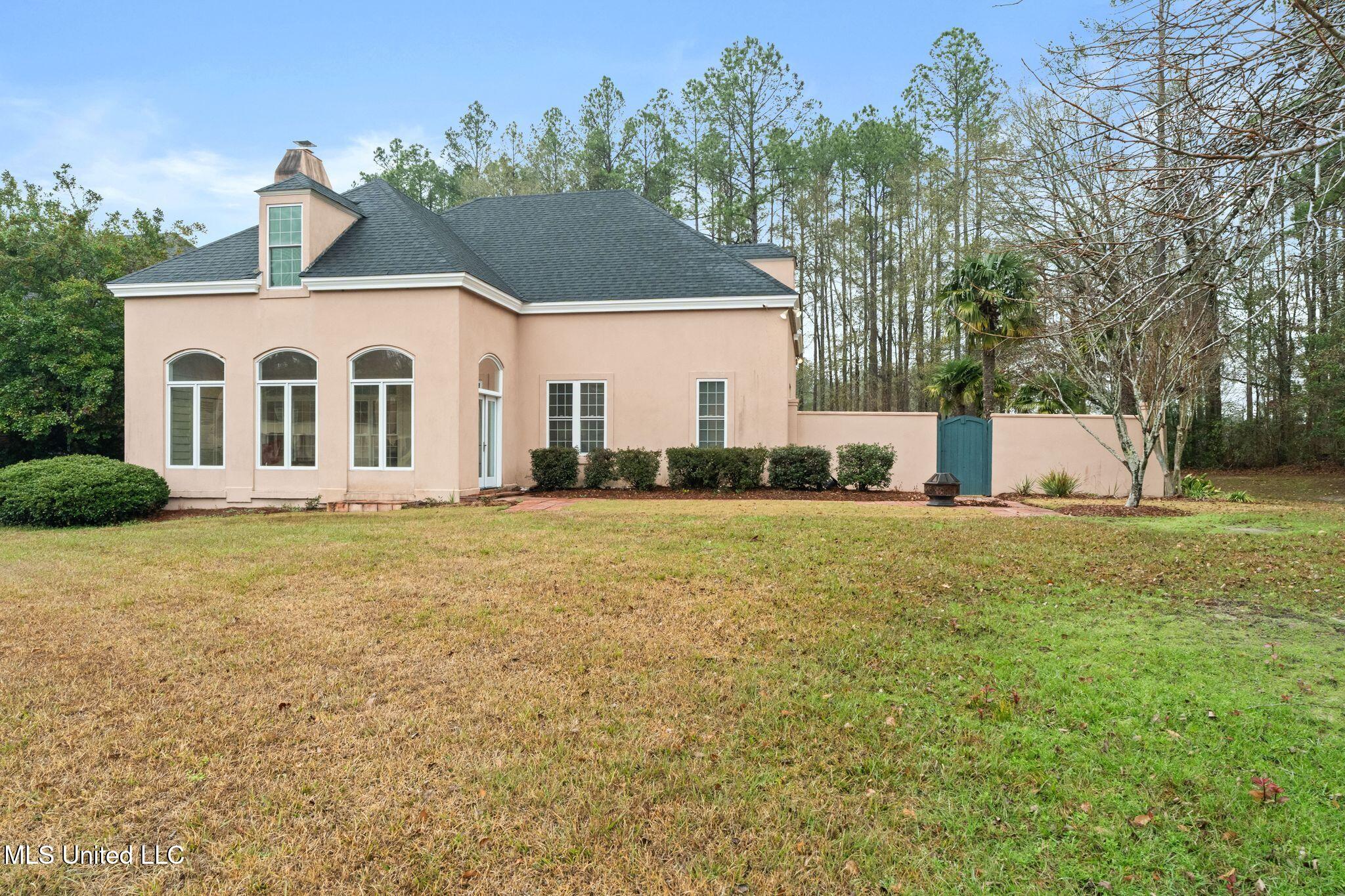 9 N Heron Cove Property Photo 5