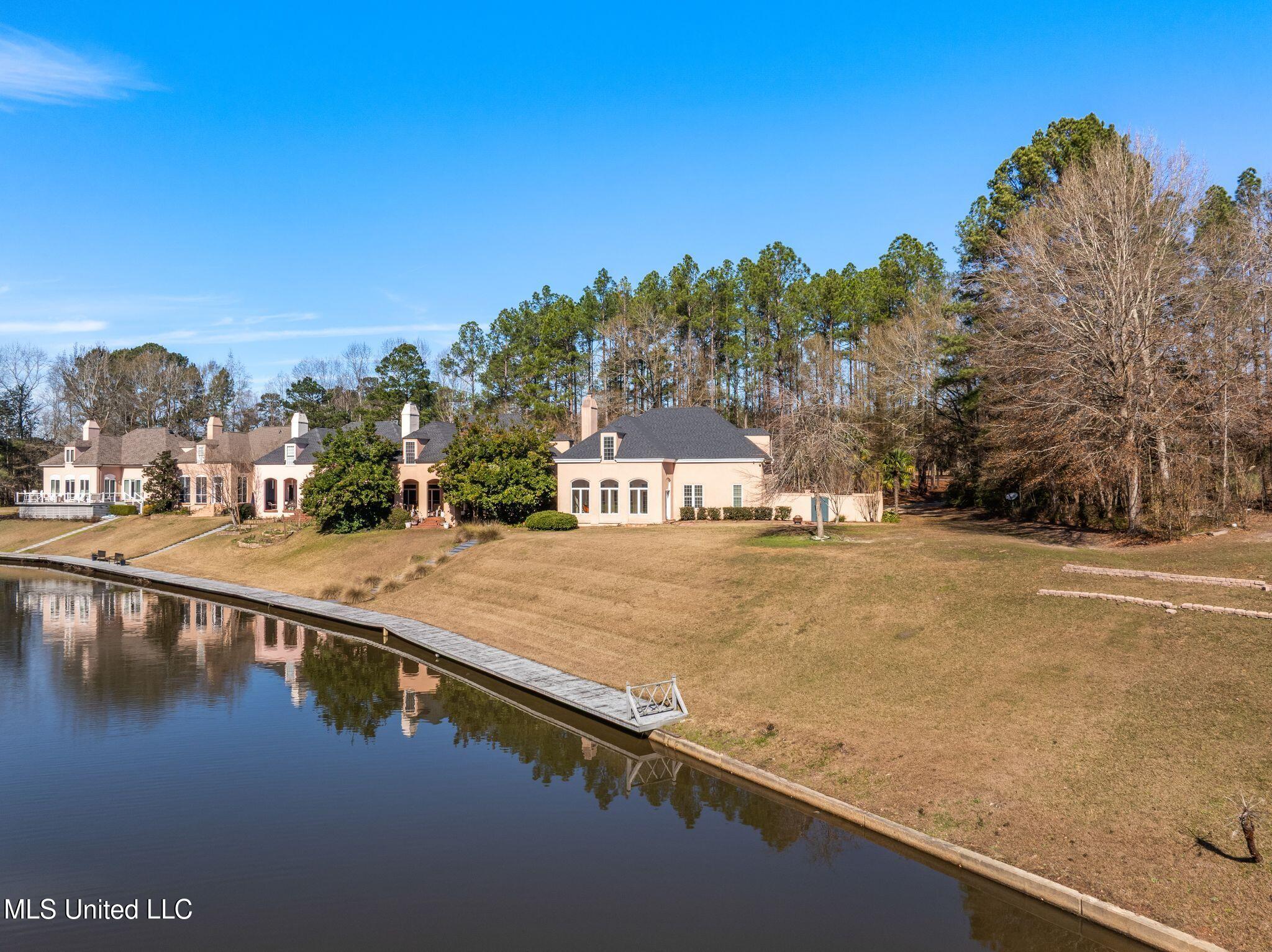 9 N Heron Cove Property Photo 7