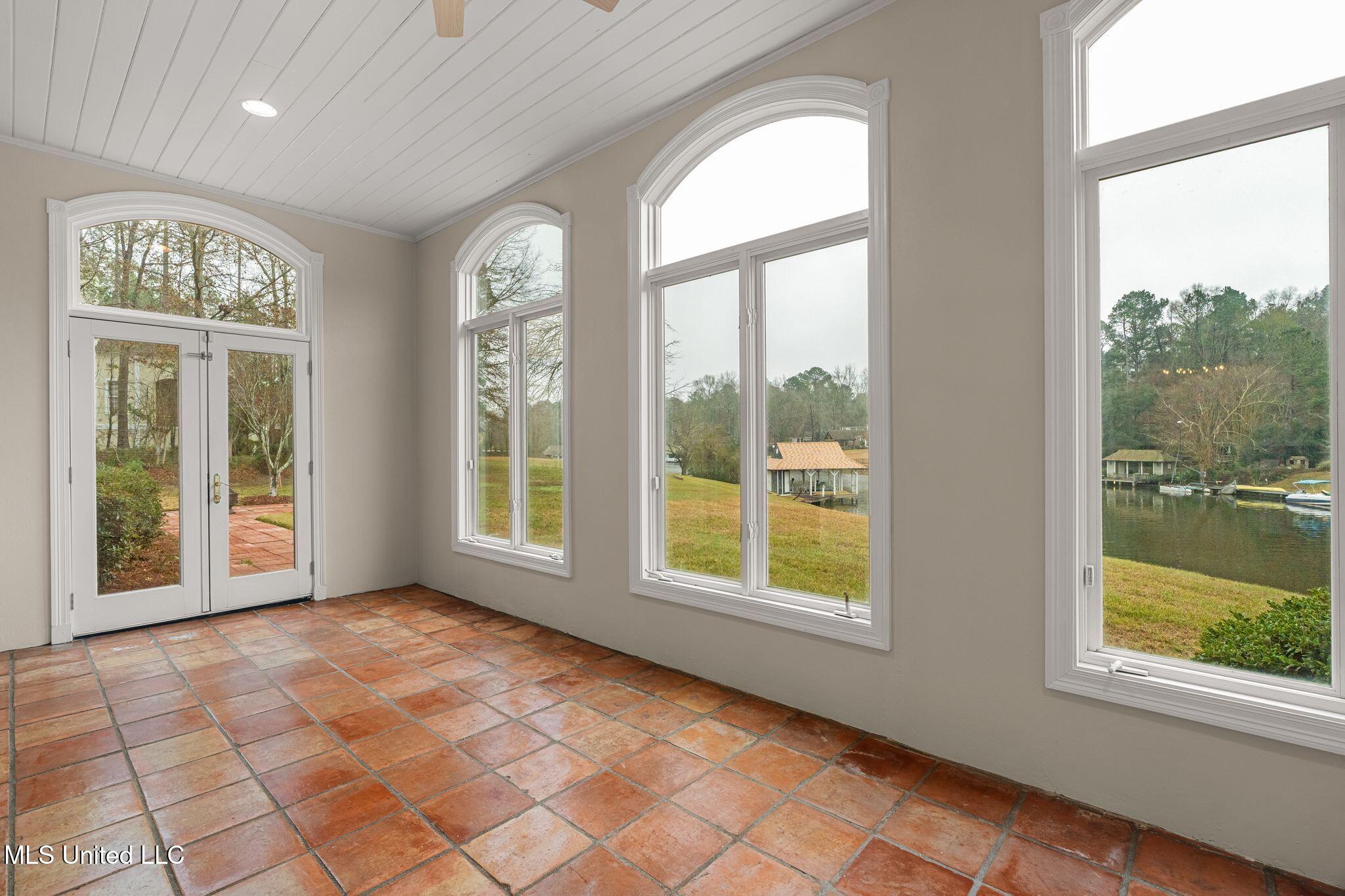 9 N Heron Cove Property Photo 14