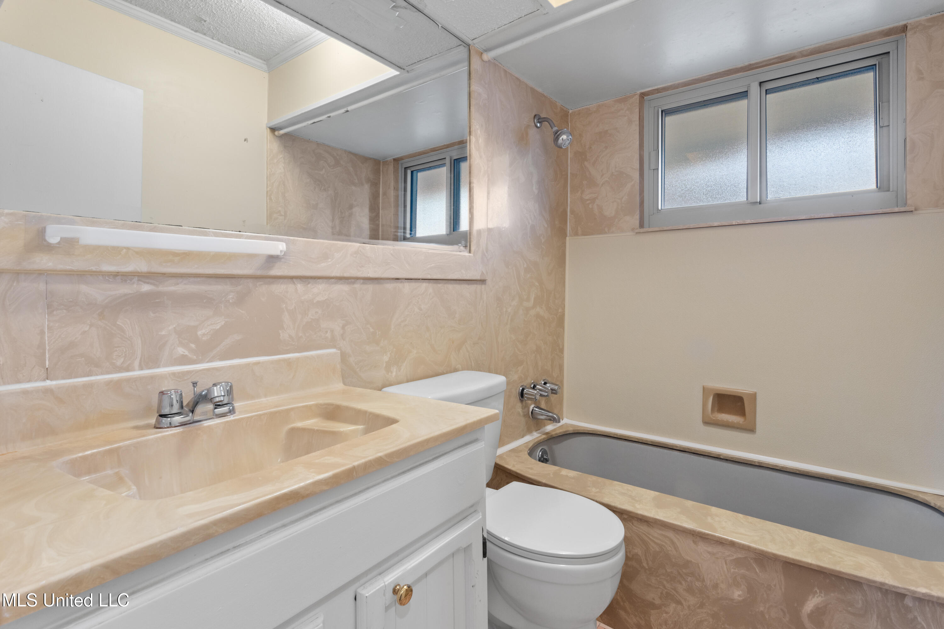 4111 Washington Avenue Property Photo 17