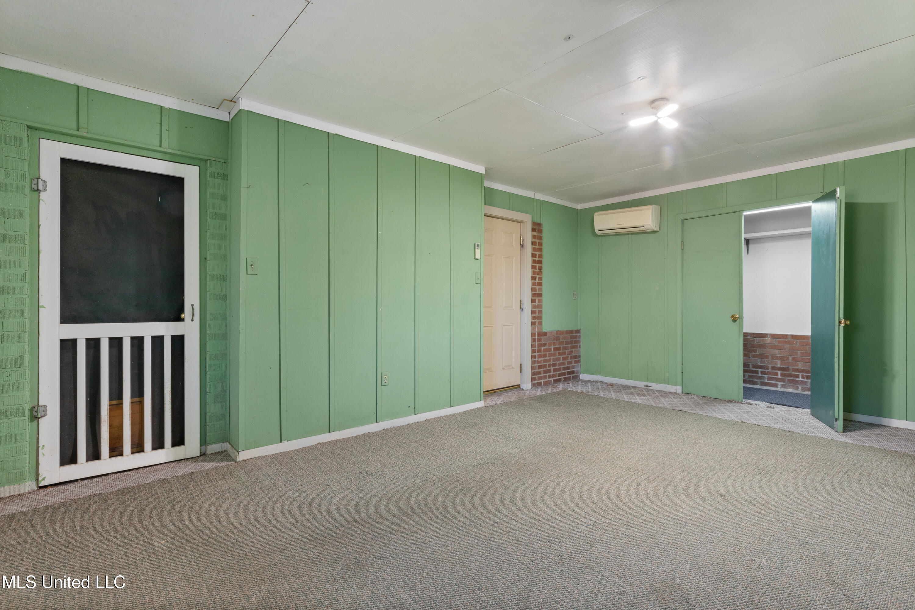 4111 Washington Avenue Property Photo 23