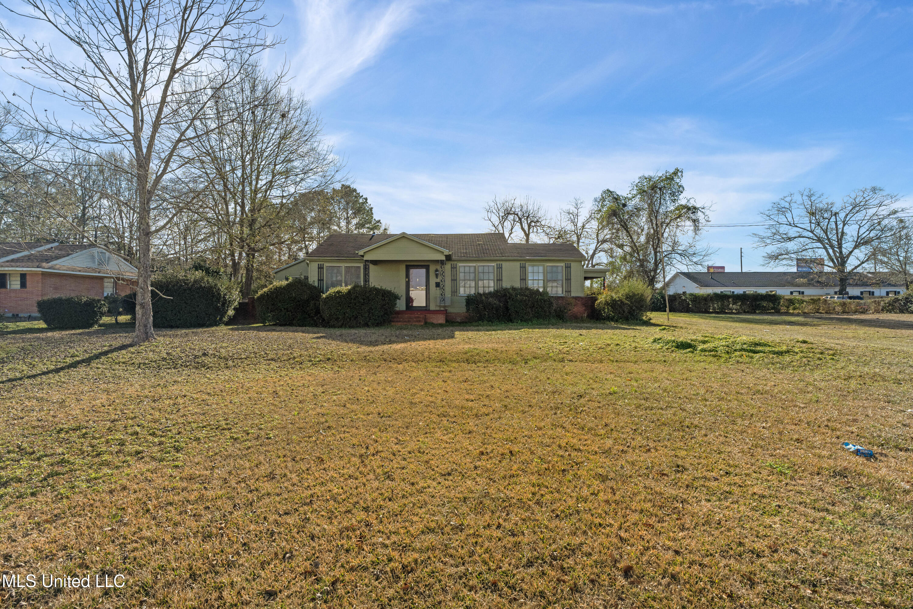 902 Court Street Property Photo 3