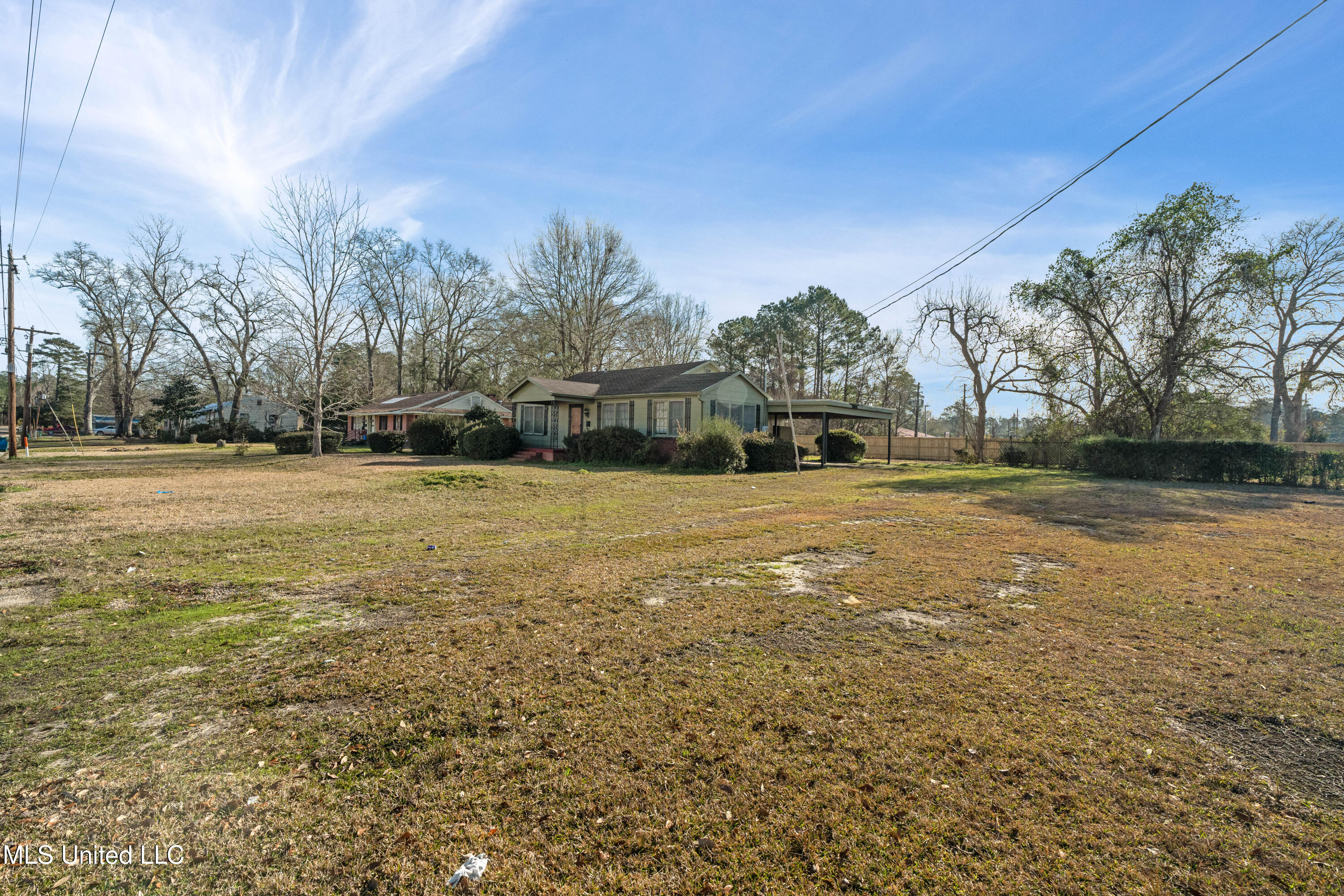 902 Court Street Property Photo 4