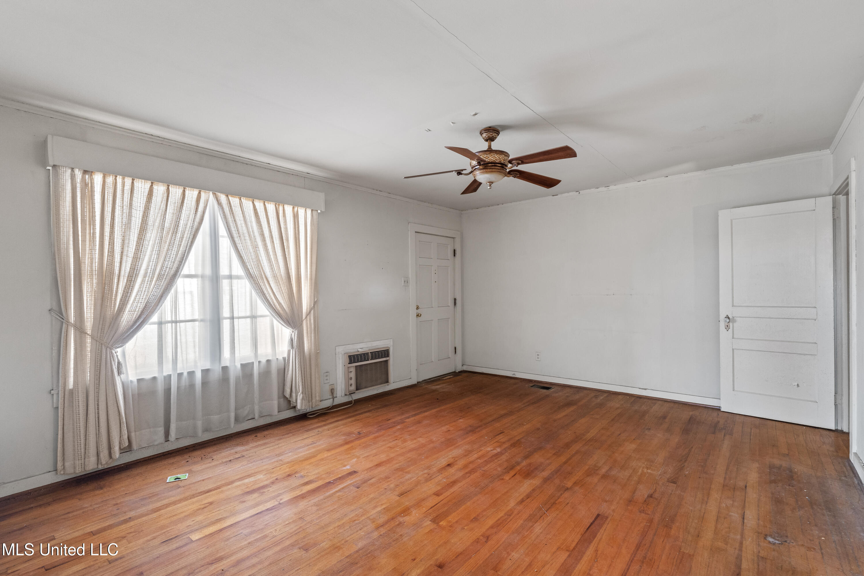 902 Court Street Property Photo 8
