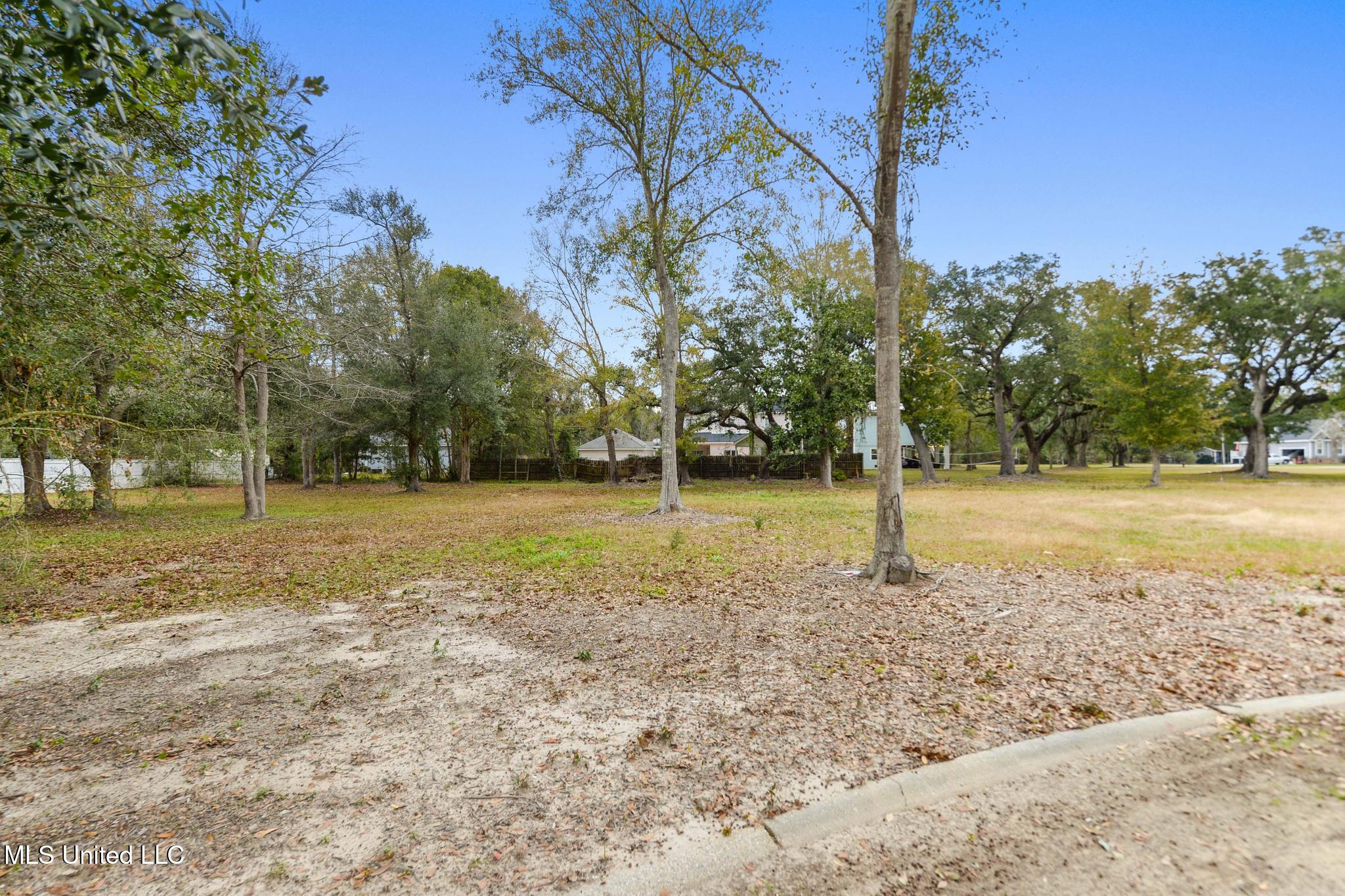 Oaks Boulevard Property Photo 5