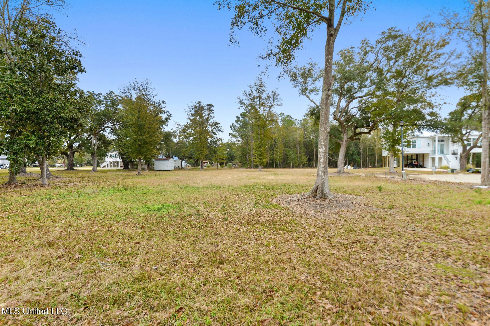 Oaks Boulevard Property Photo 6