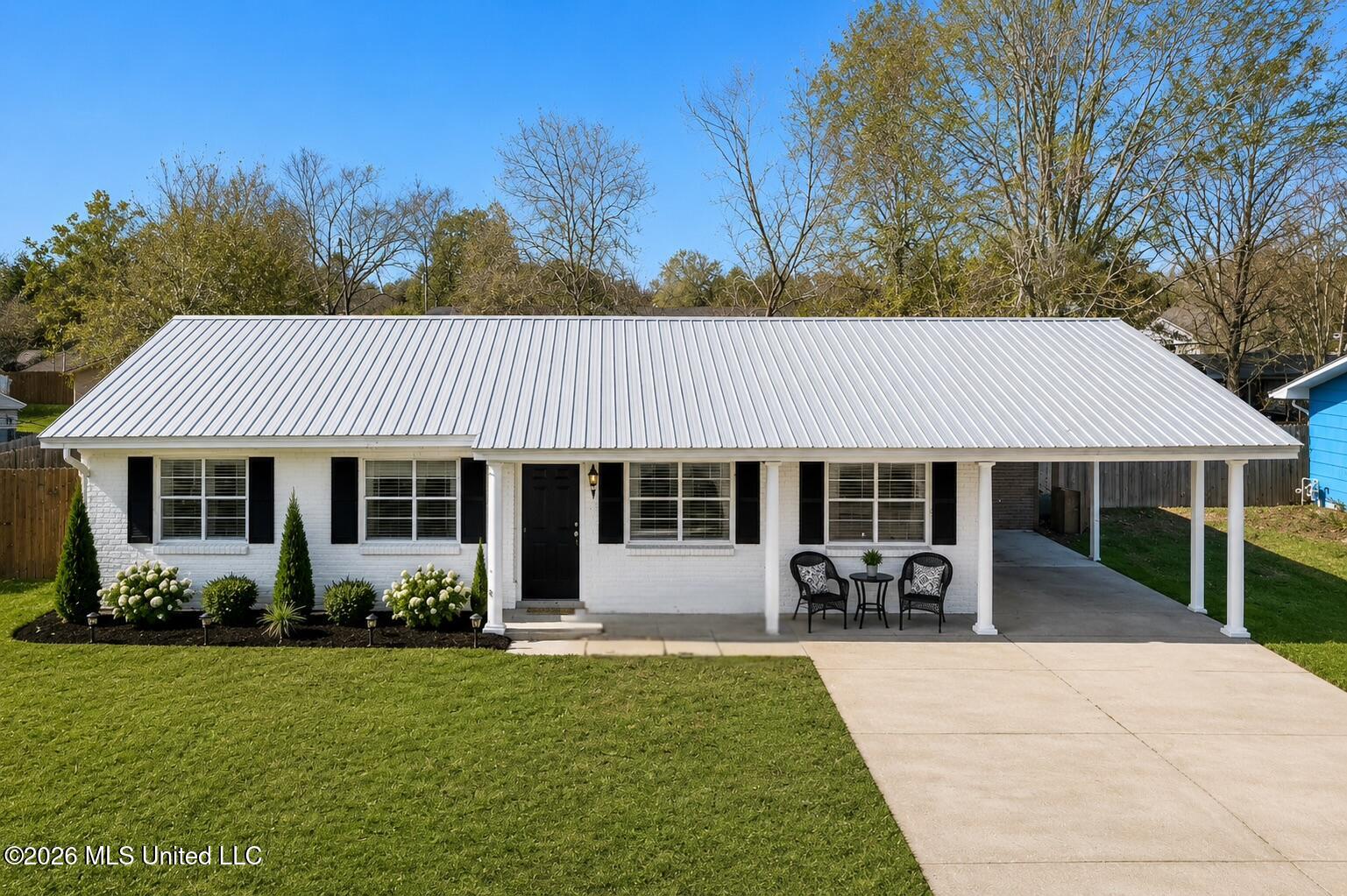 103 Reeves Street Property Photo 3