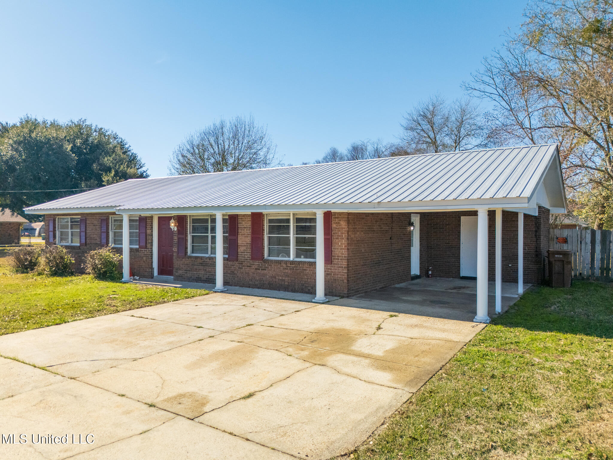 103 Reeves Street Property Photo 4