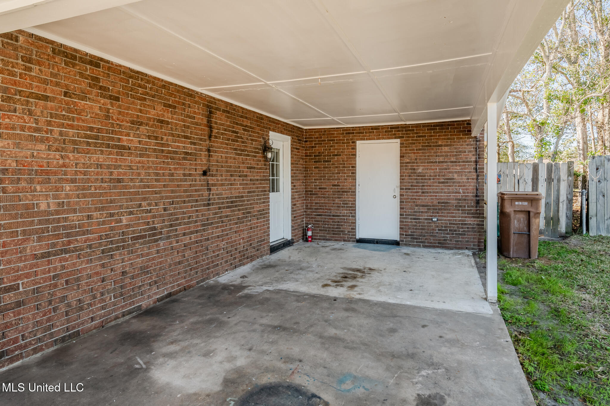 103 Reeves Street Property Photo 6