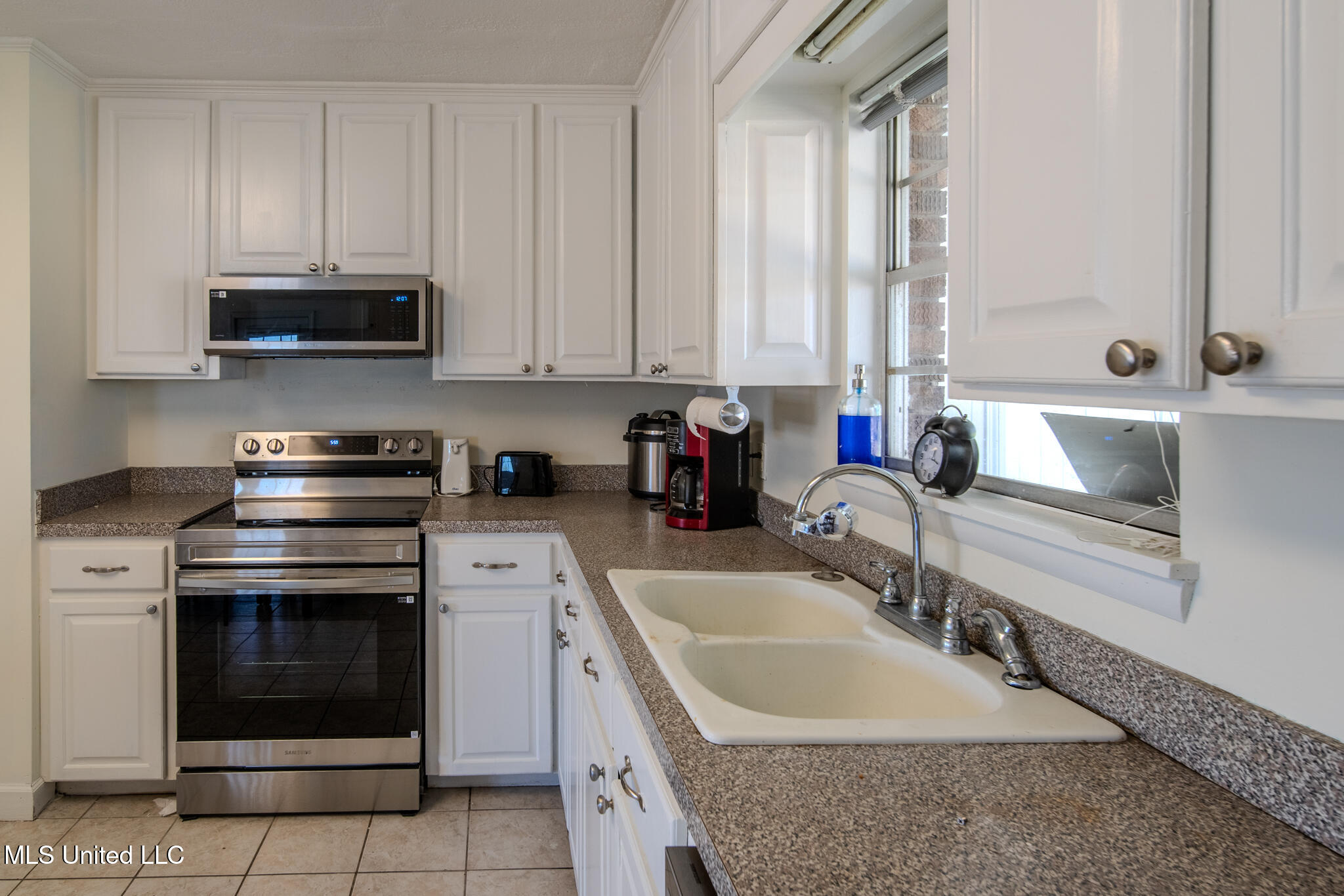 103 Reeves Street Property Photo 12