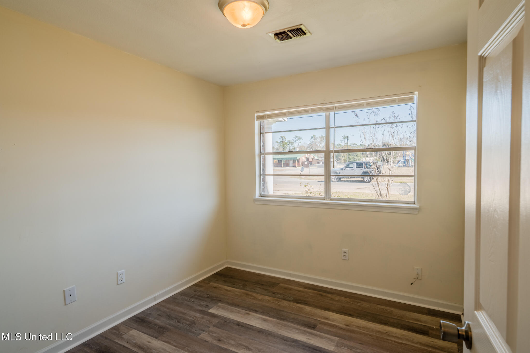 103 Reeves Street Property Photo 19