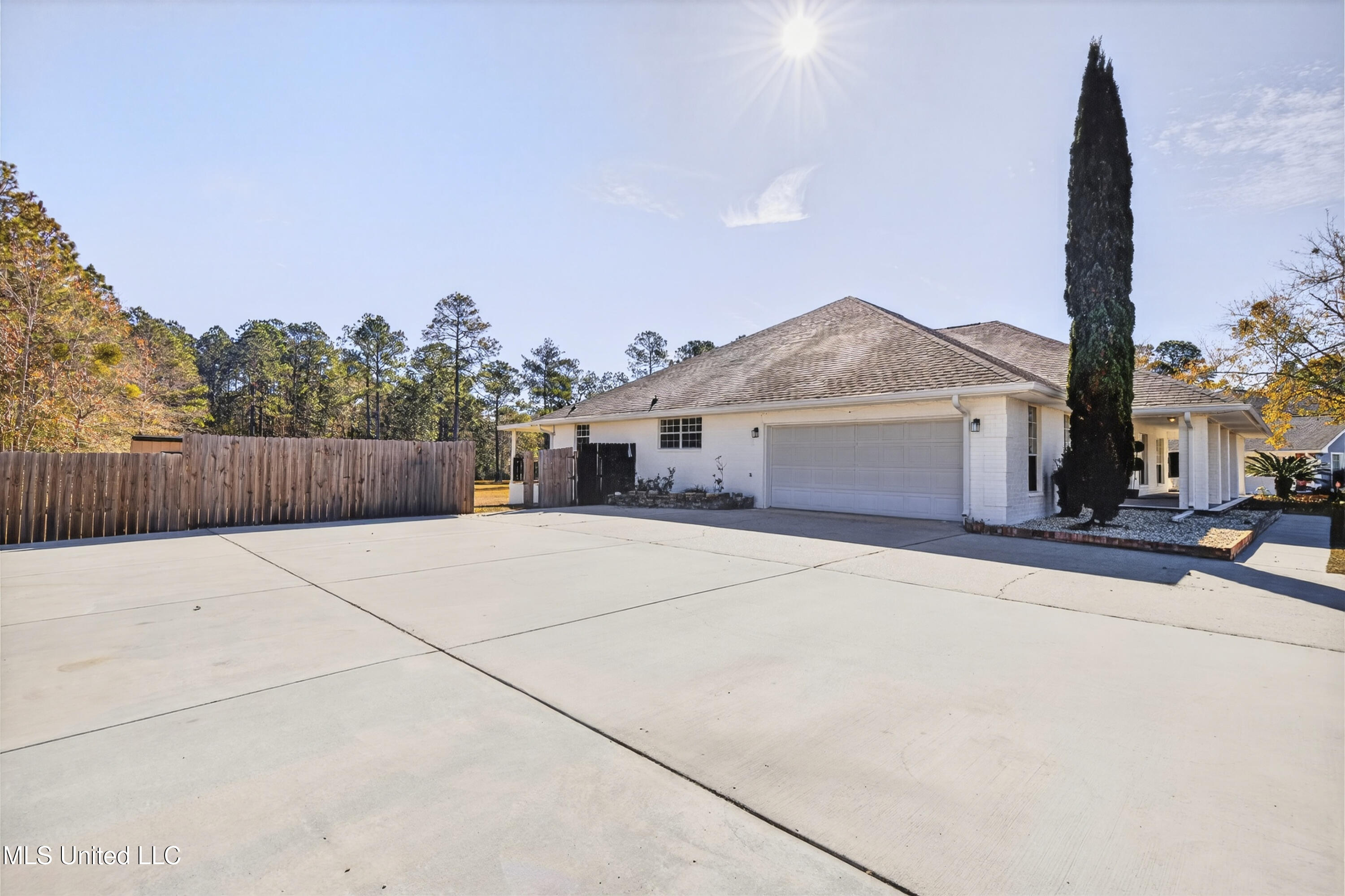3107 Cypress Creek Drive Property Photo 4