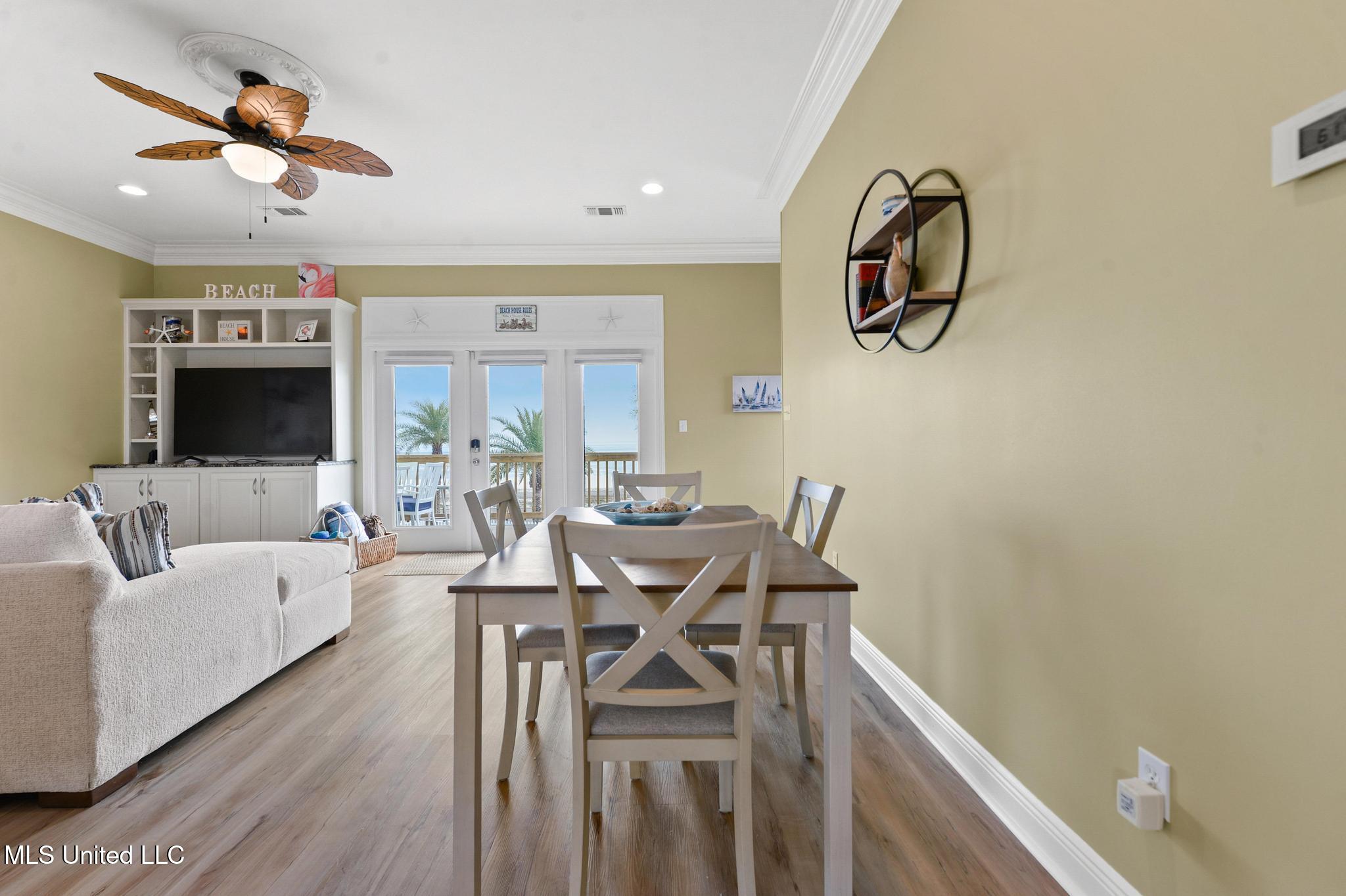 806 W Beach Boulevard Property Photo 14