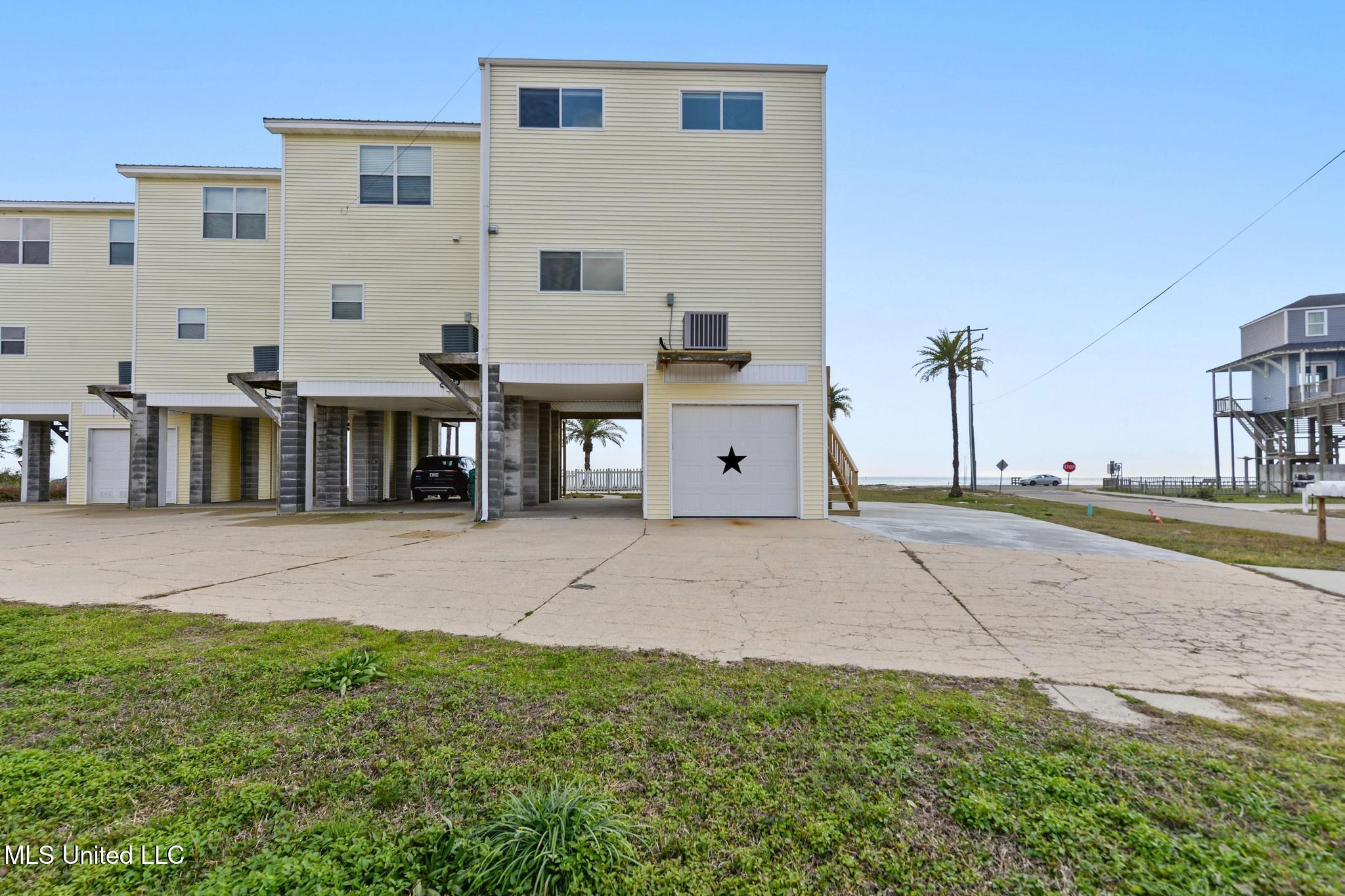 806 W Beach Boulevard Property Photo 24