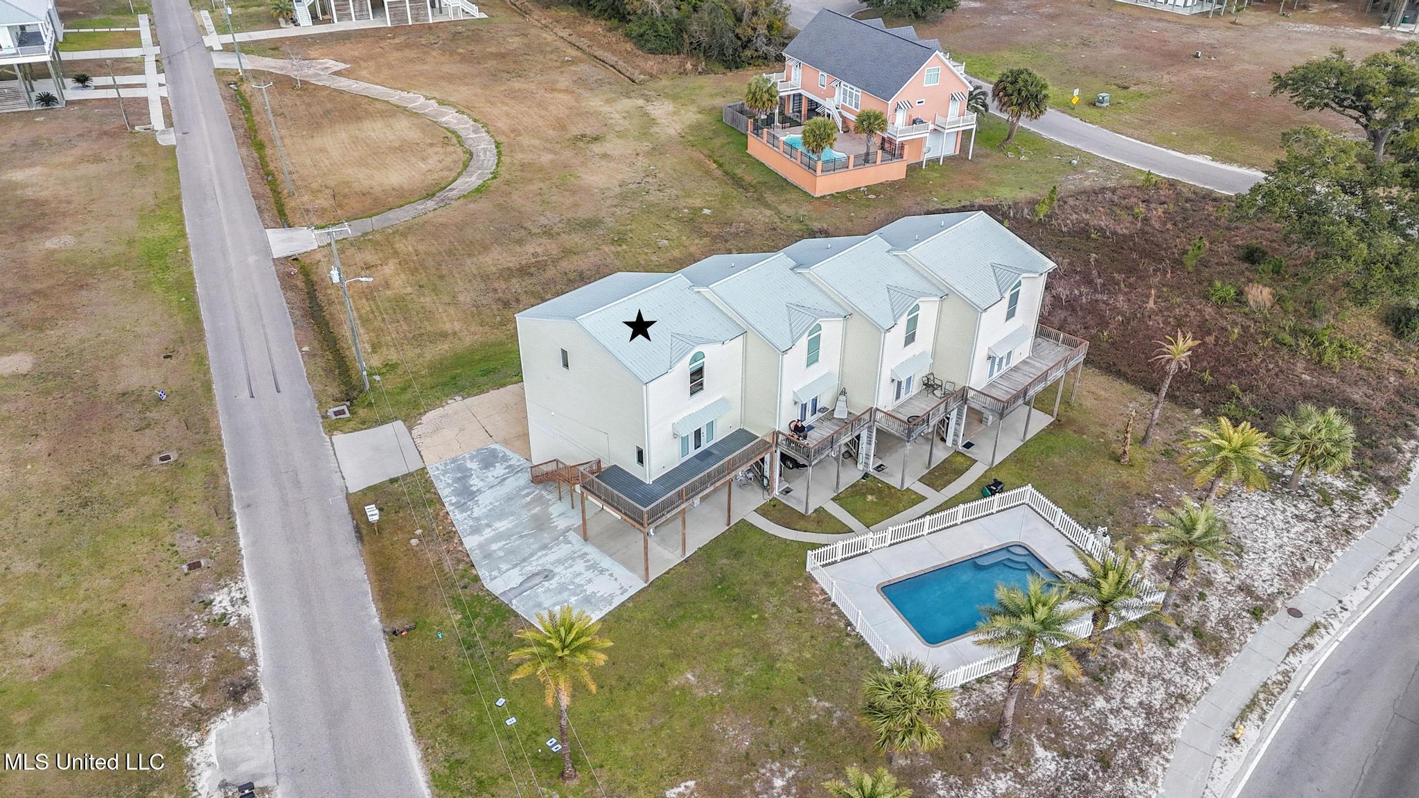 806 W Beach Boulevard Property Photo 30