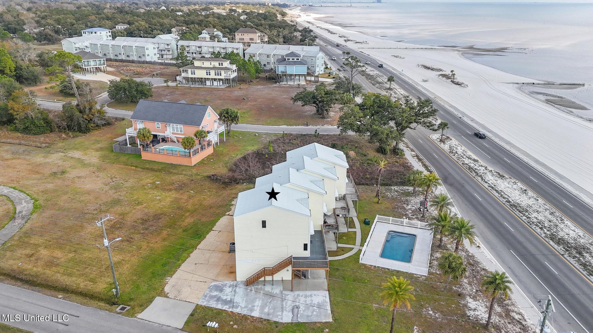 806 W Beach Boulevard Property Photo 31