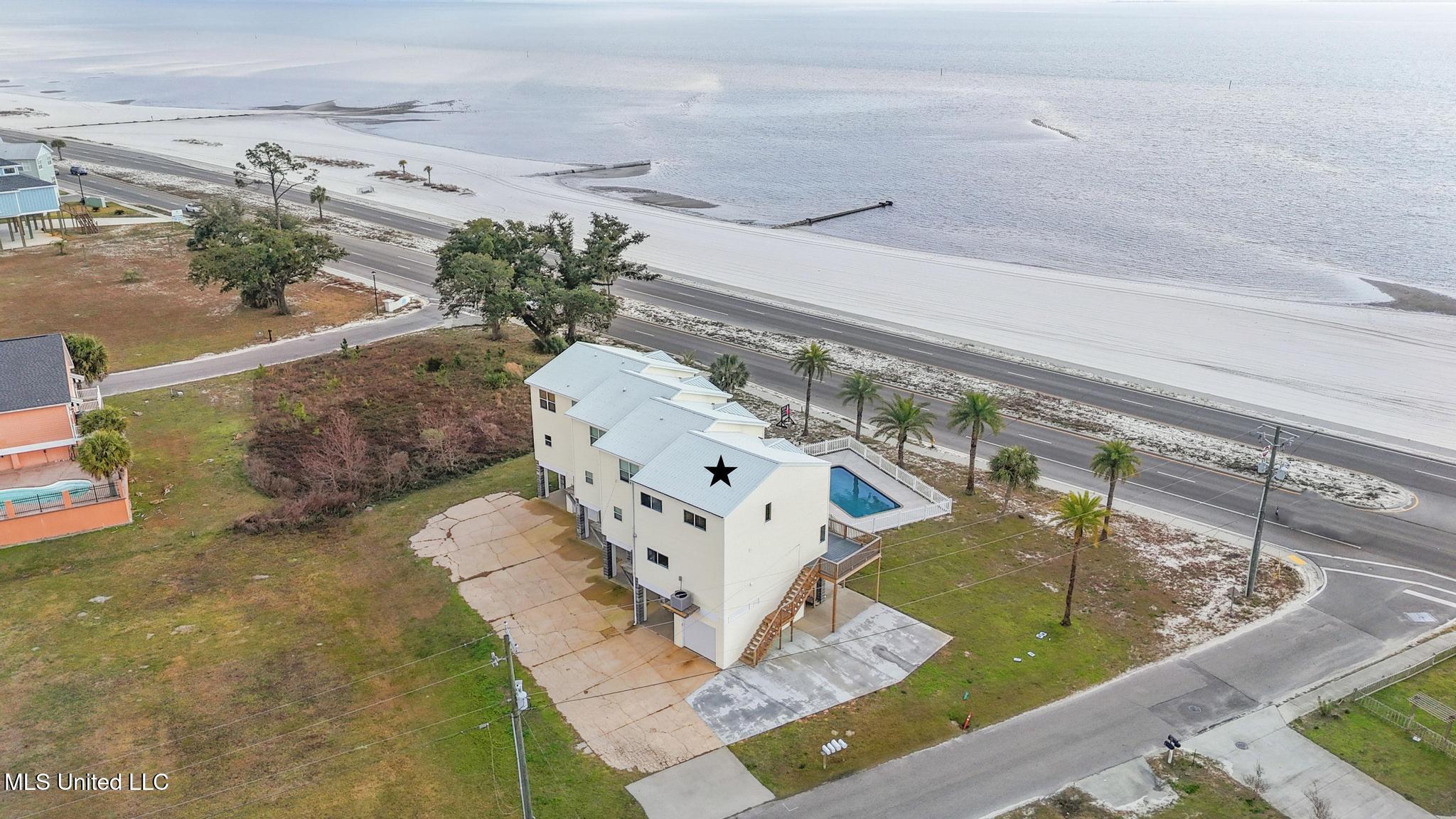 806 W Beach Boulevard Property Photo 32