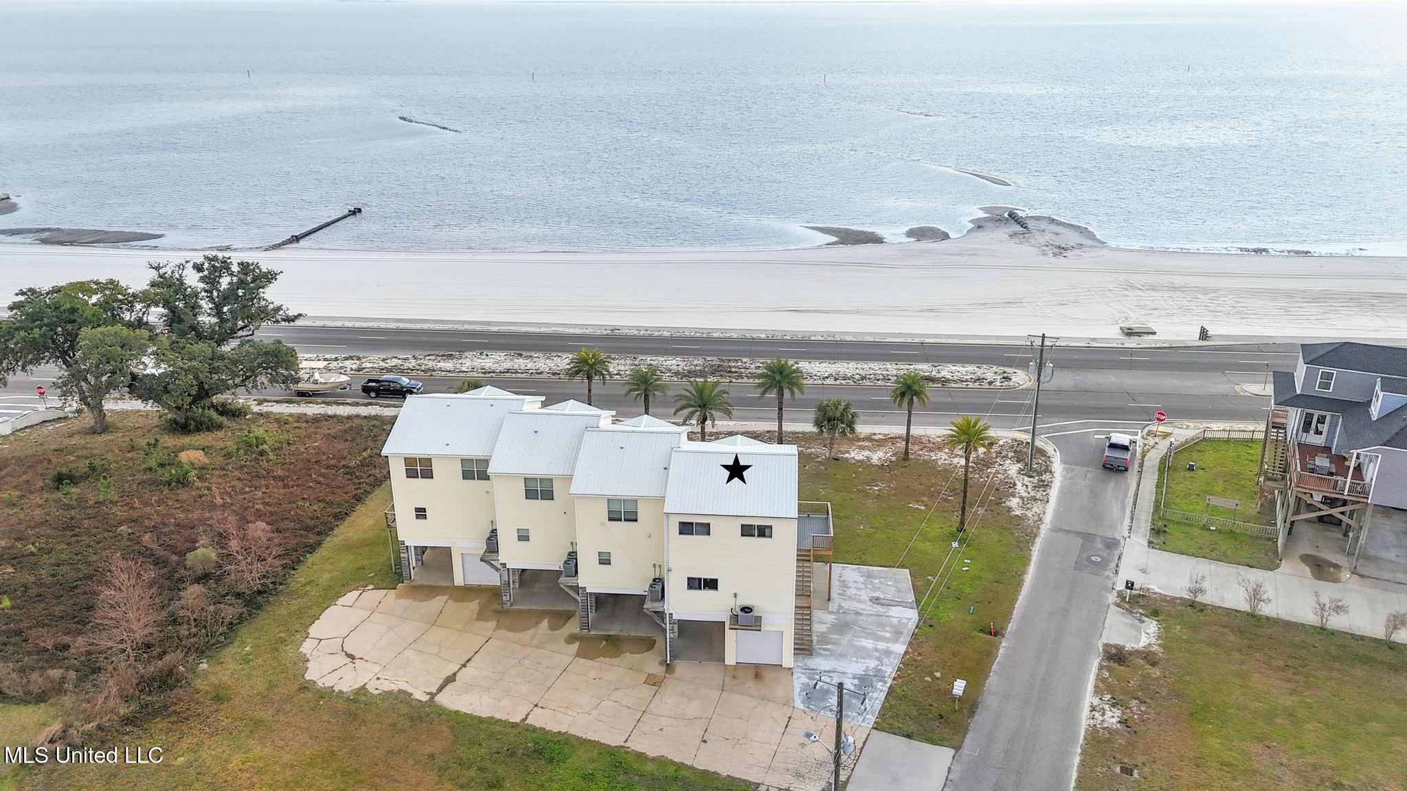 806 W Beach Boulevard Property Photo 33