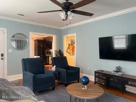 1046 Whitworth Street Property Photo 3