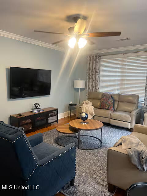 1046 Whitworth Street Property Photo 4