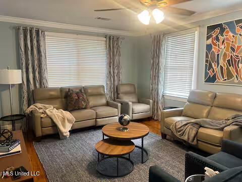 1046 Whitworth Street Property Photo 5