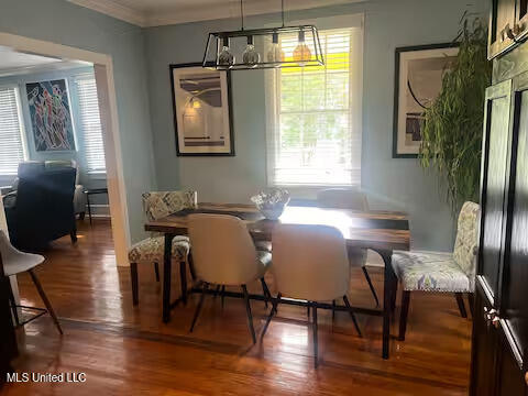 1046 Whitworth Street Property Photo 6
