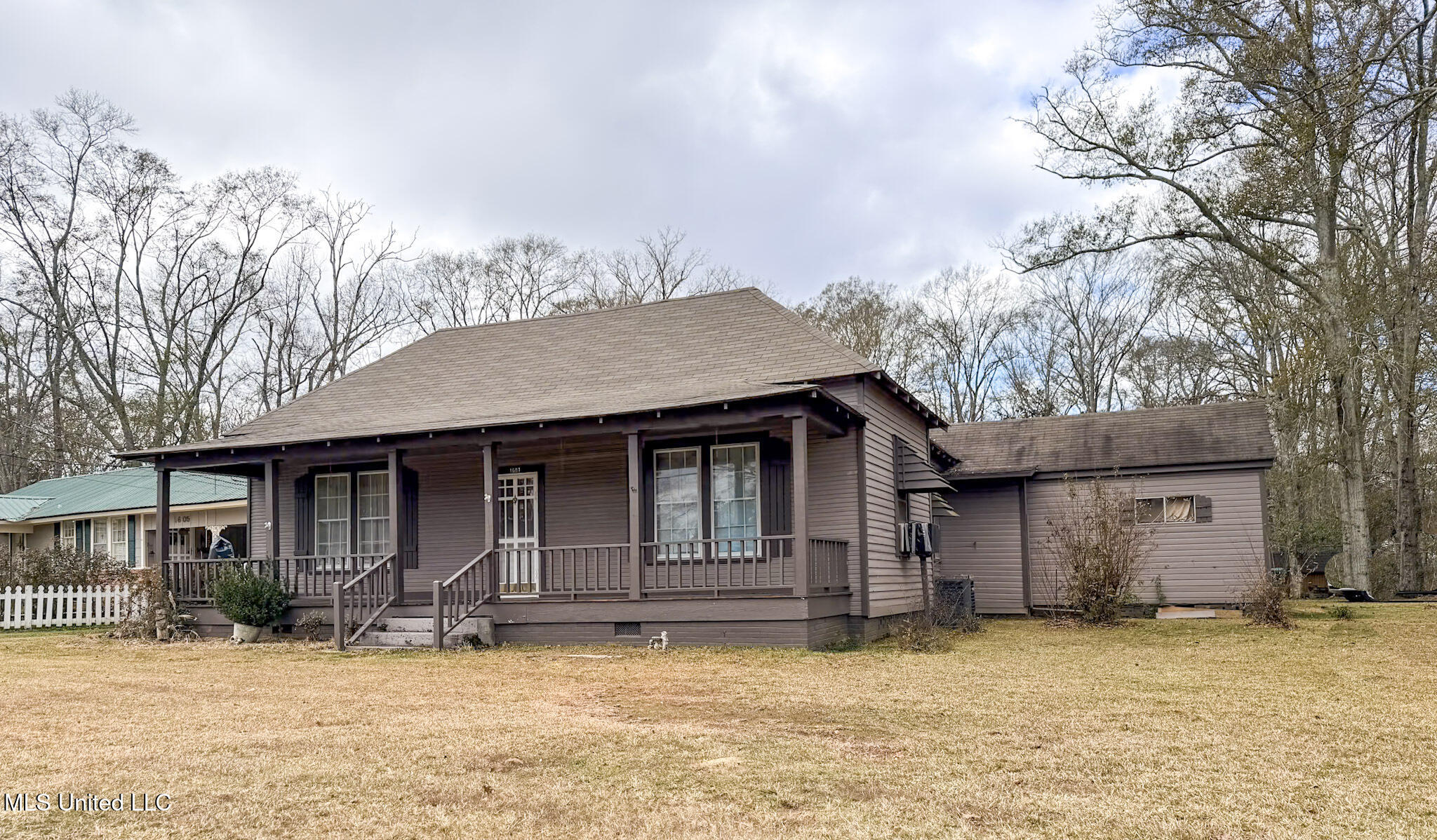 1607 N Jackson Street Property Photo 1