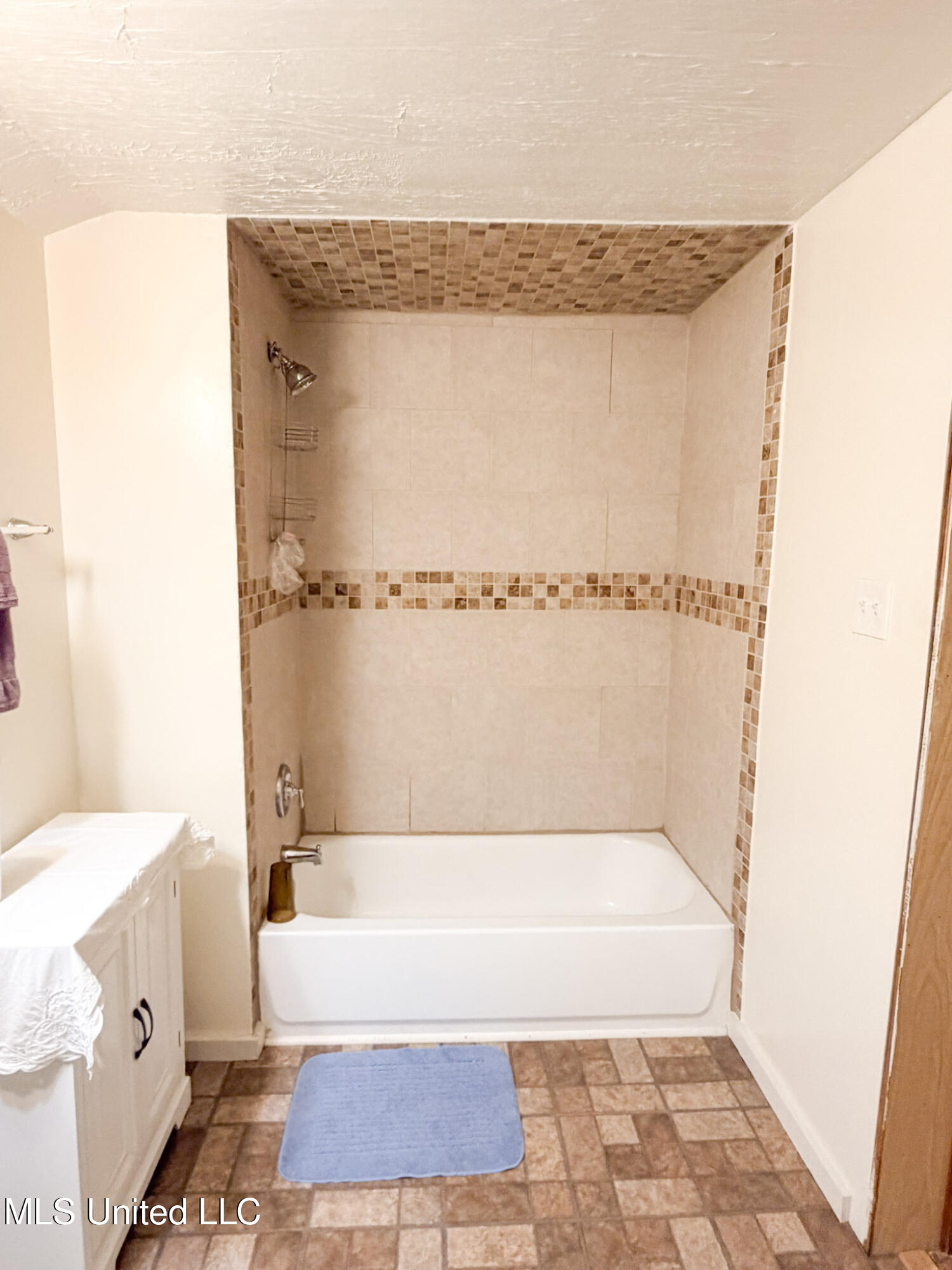 1607 N Jackson Street Property Photo 10