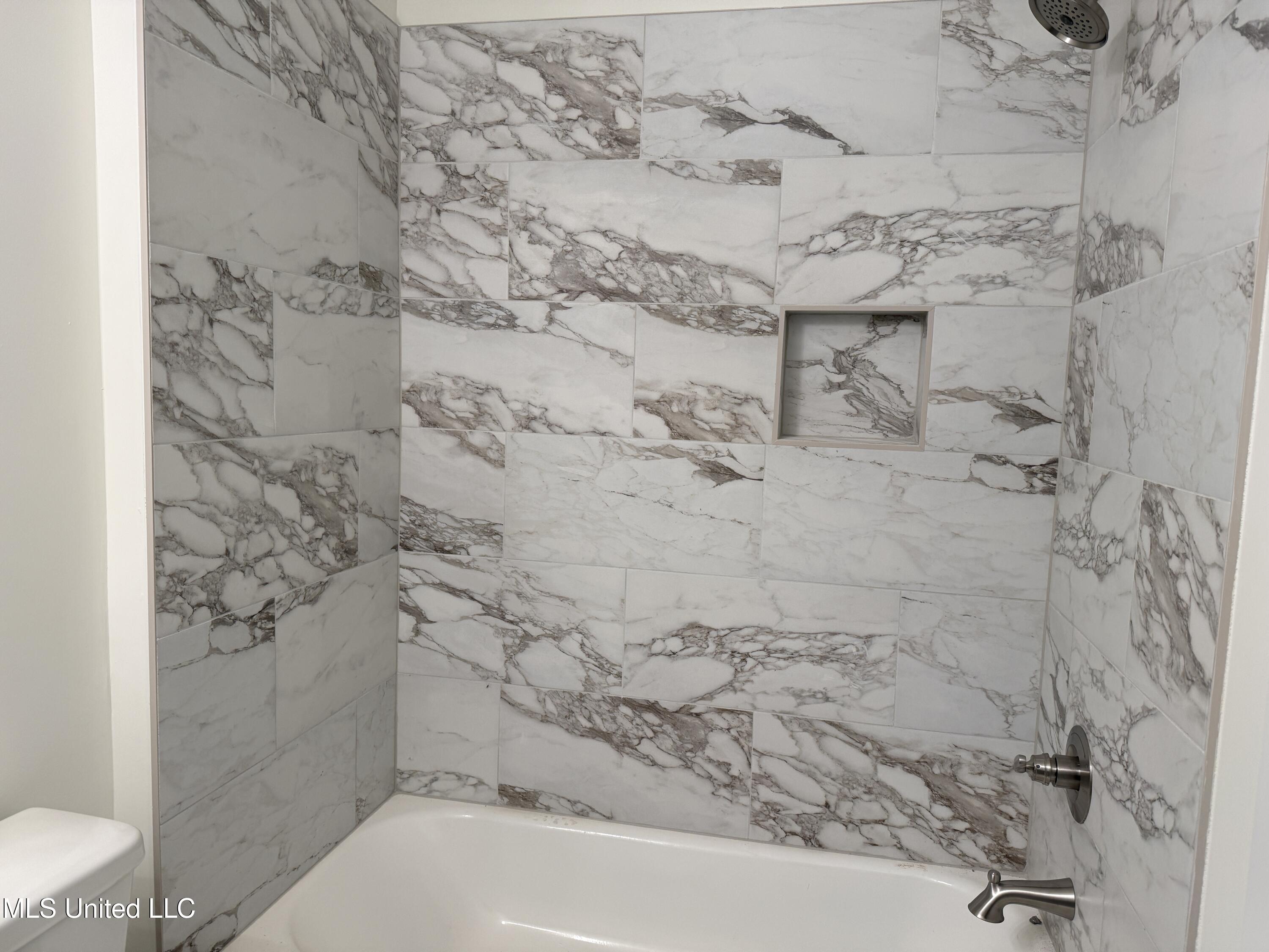 6588 Boxley Pointe Property Photo 11