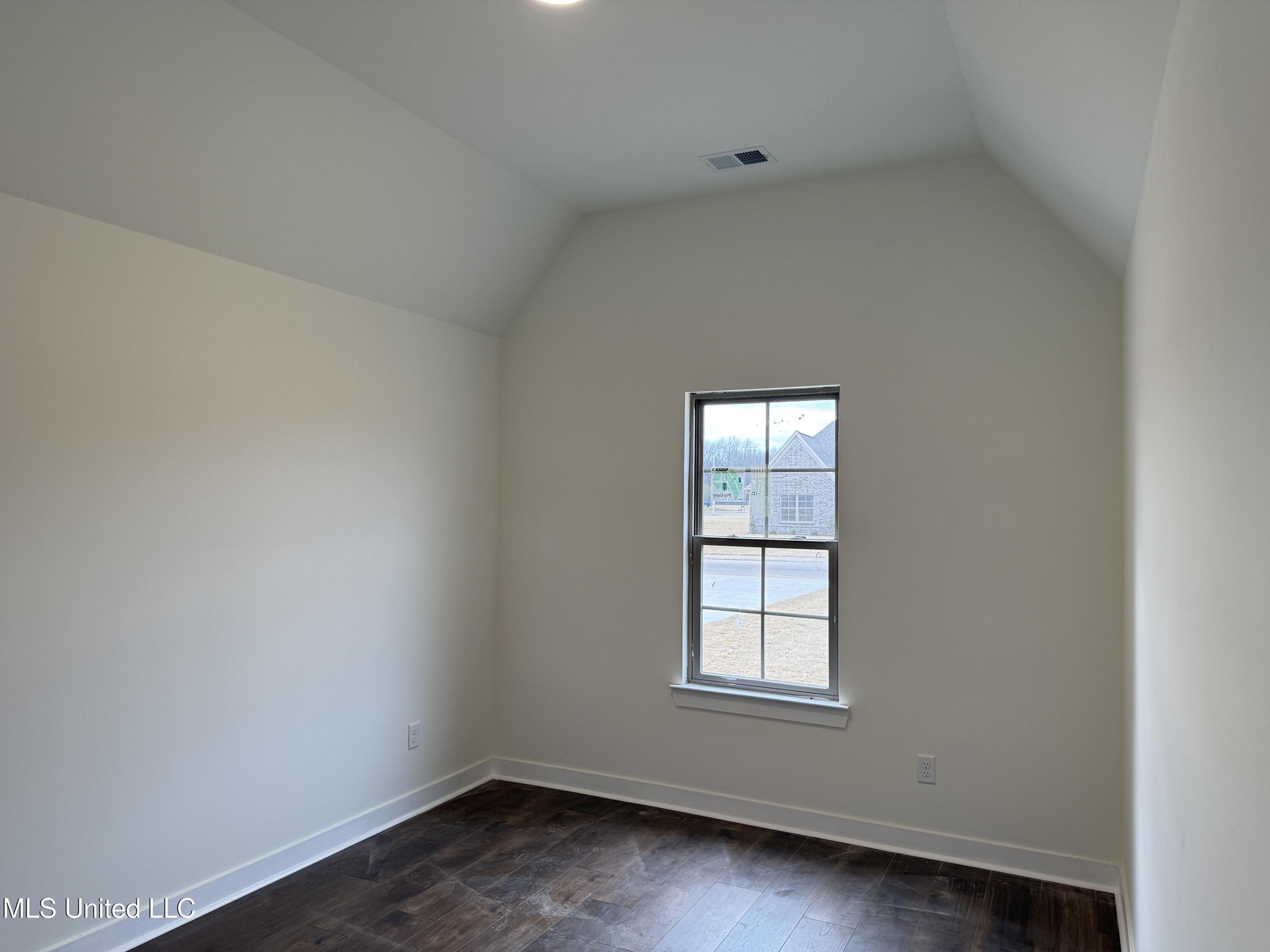 6588 Boxley Pointe Property Photo 12