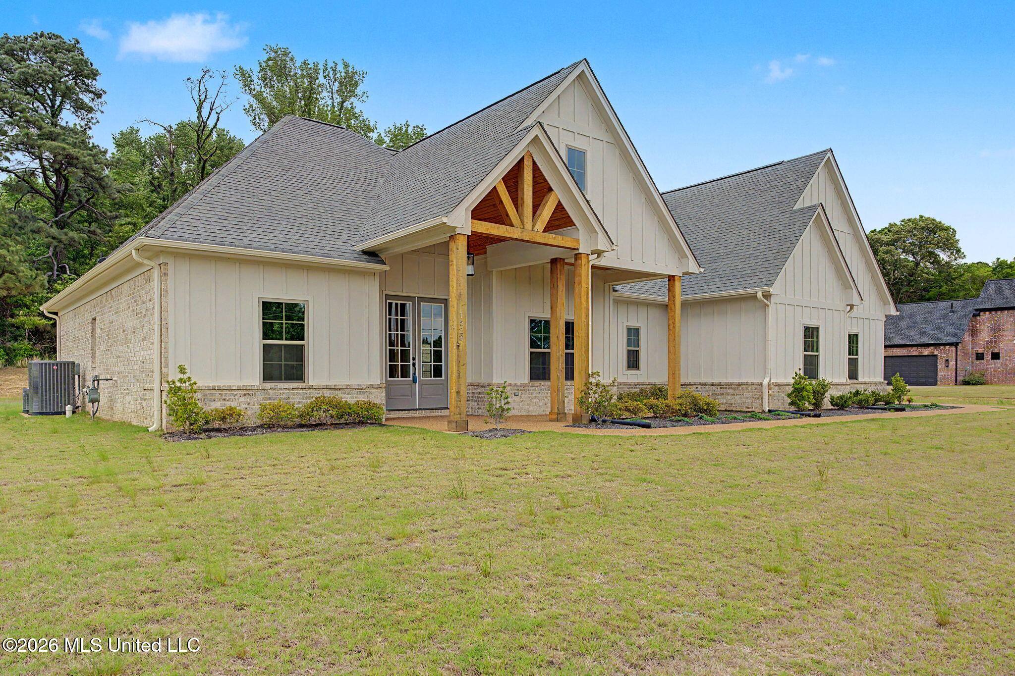 1528 Tributary Drive Property Photo 3