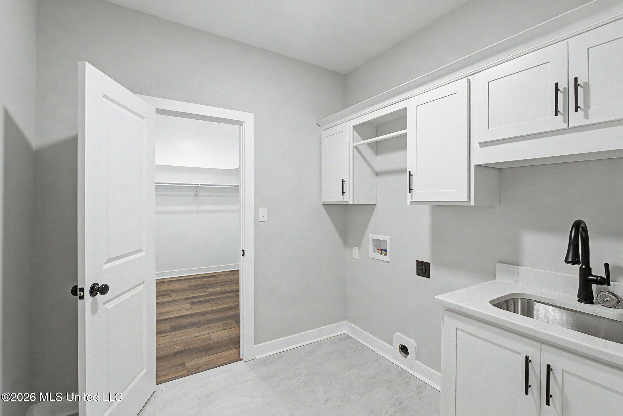 1528 Tributary Drive Property Photo 20