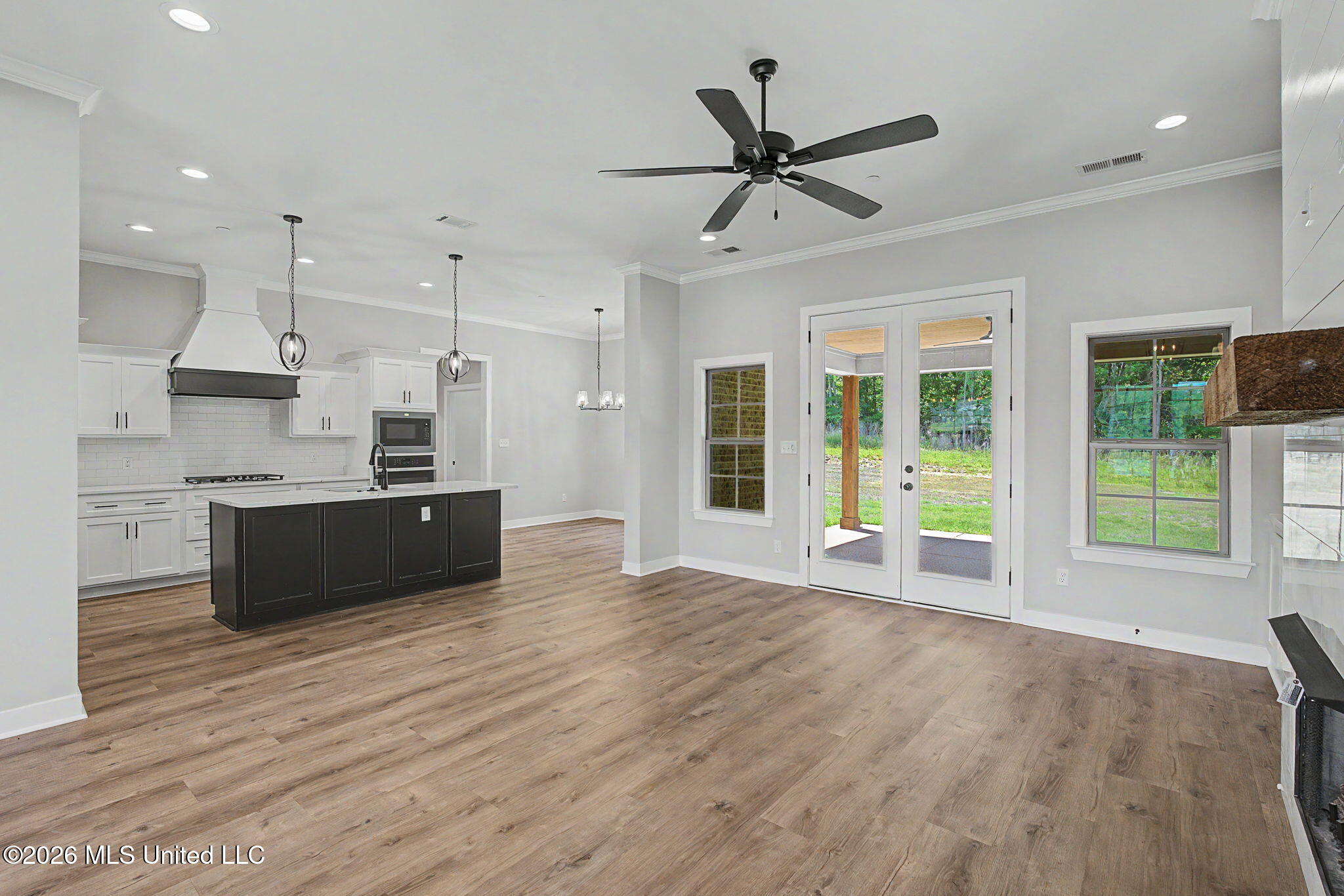 9072 Treadway Creek Property Photo 6